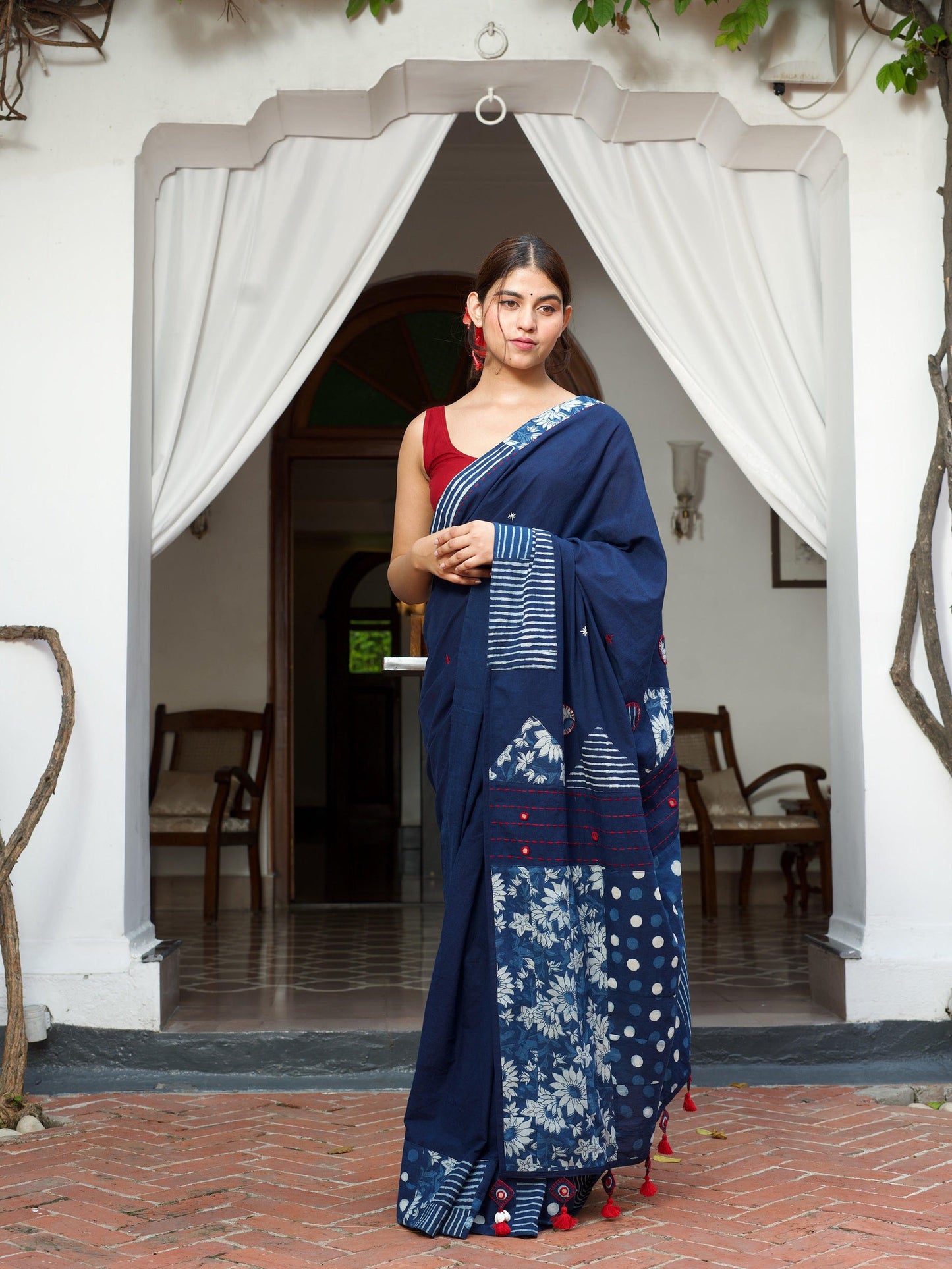 नीलिमा (Neelima) Cottom Cambric Indigo Saree