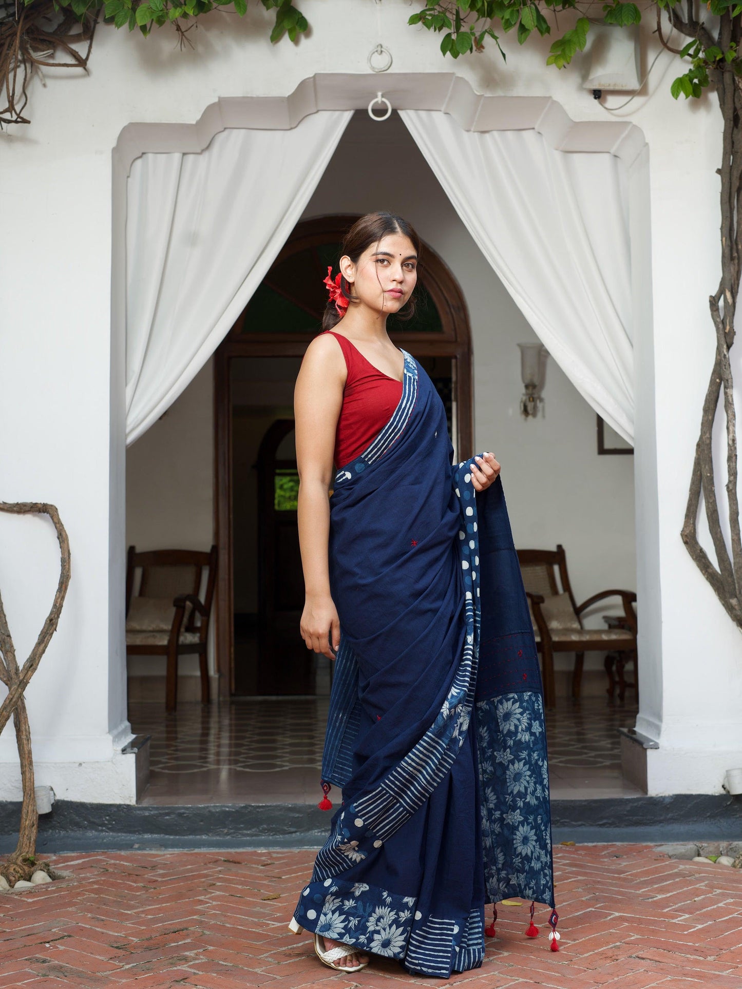 नीलिमा (Neelima) Cottom Cambric Indigo Saree