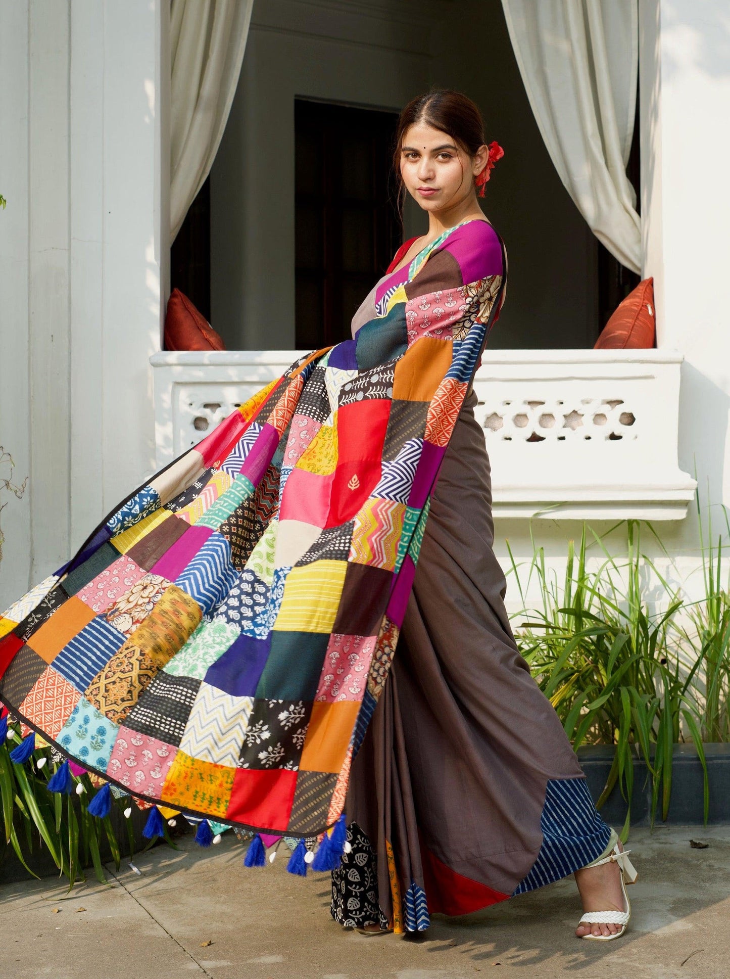 अतरंगी Cotton Gray Saree Gray