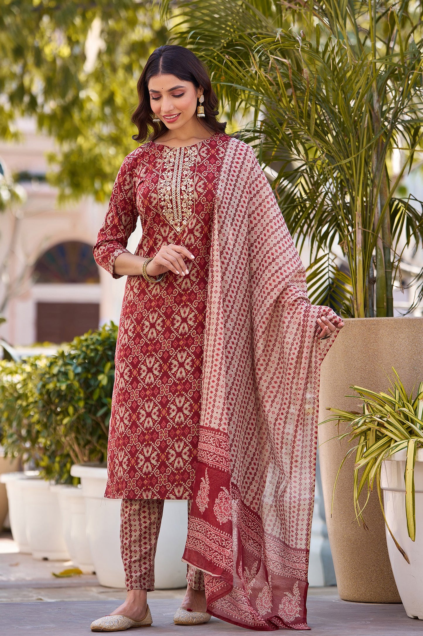 Madhubala Women Red, Beige Checkered Viscose Rayon Kurta, Pant And Dupatta Set