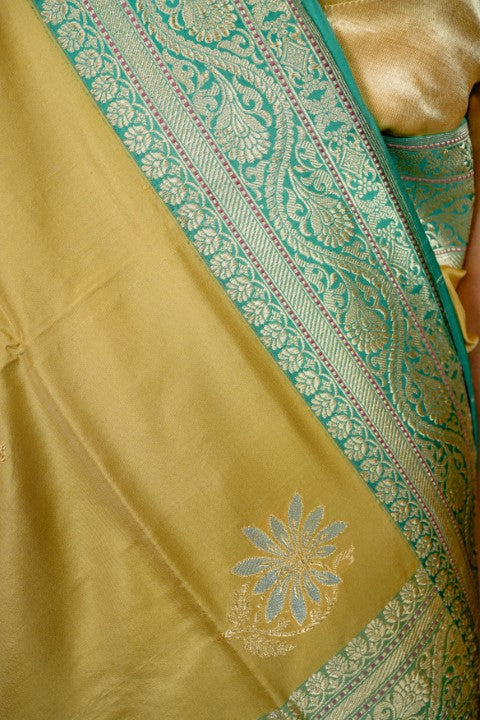 Mehdi Green Katan Pure Silk Saree - Panaya