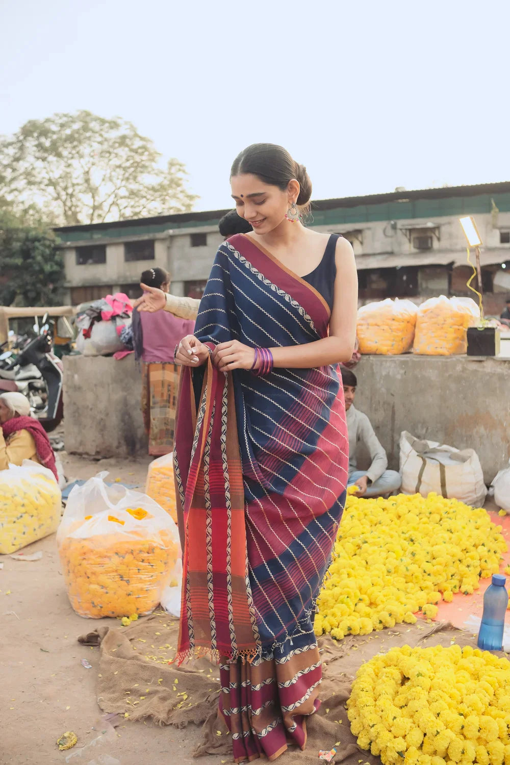 Handloom Navy Blue Cotton Saree With Zig Zag Stripes