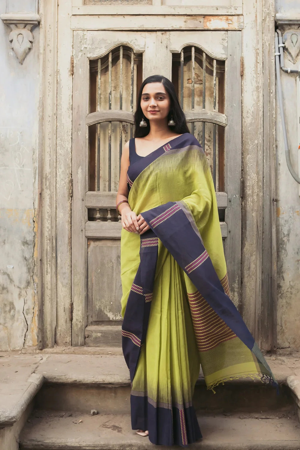 Handloom Green Soft Cotton Saree With Navy Blue Border