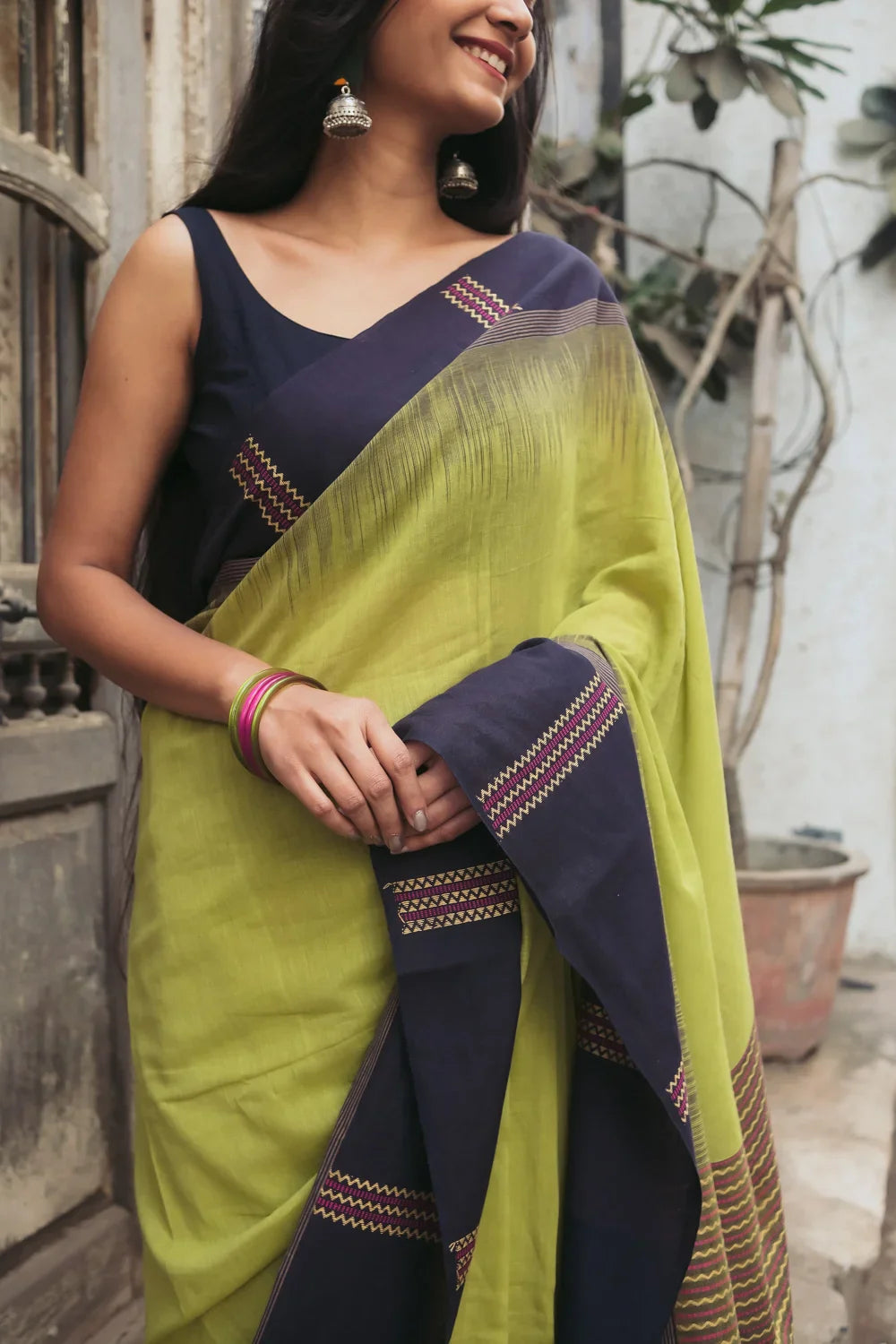 Handloom Green Soft Cotton Saree With Navy Blue Border