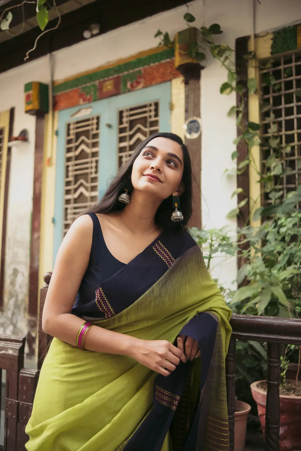 Handloom Green Soft Cotton Saree With Navy Blue Border