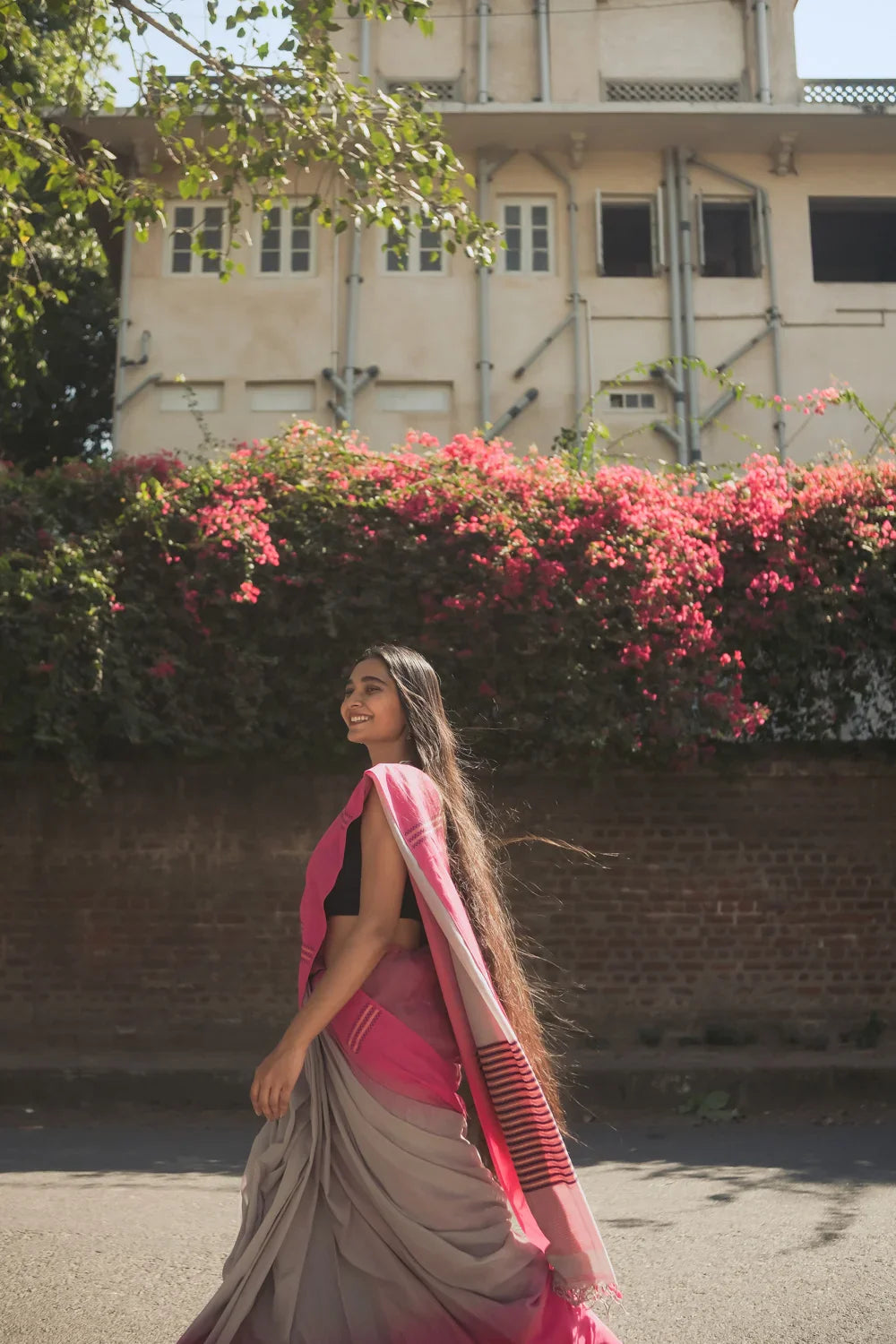 Handloom Grey Soft Cotton Saree With Pink Border