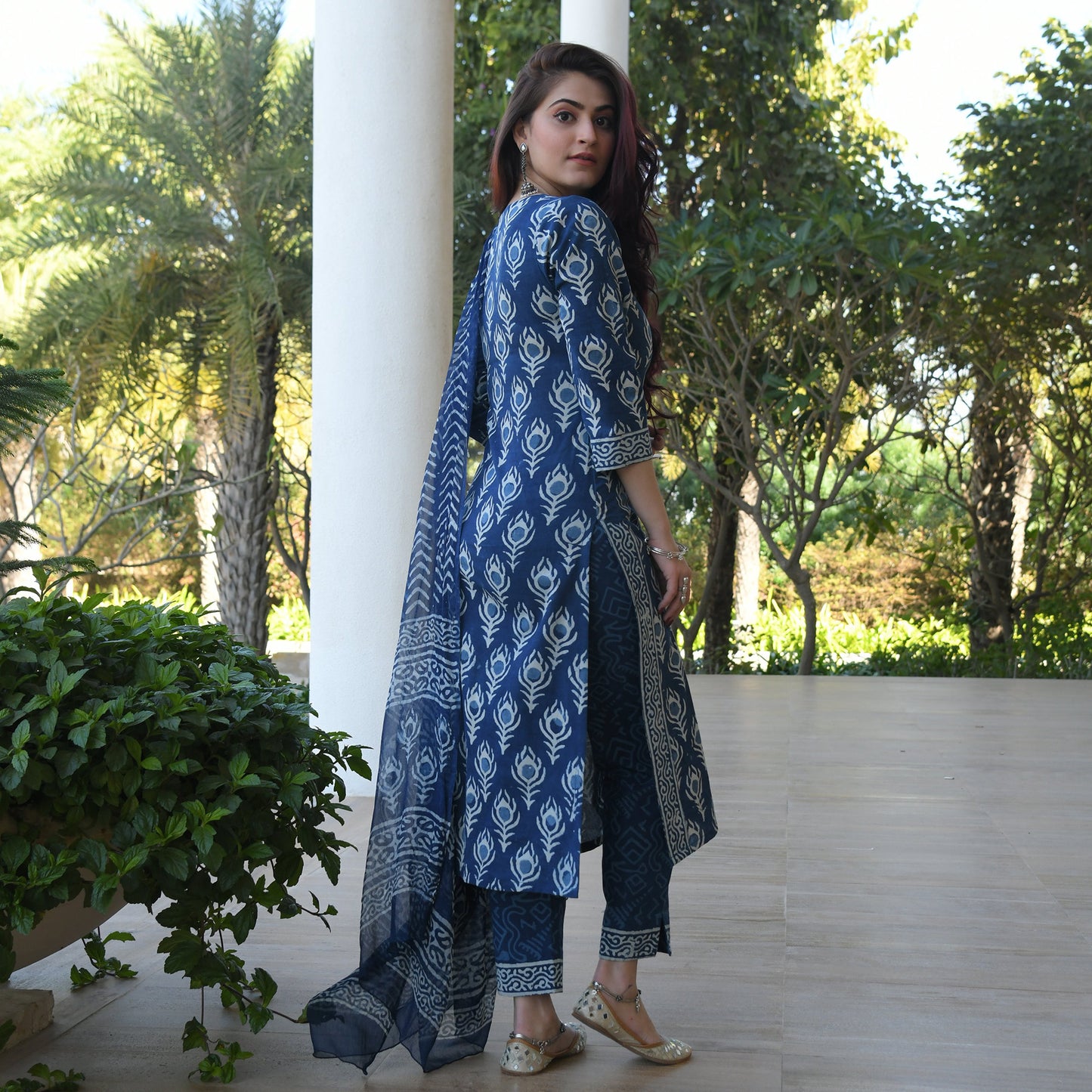 Indigo Women Blue Printed Viscose Rayon Kurta, Pant And Dupatta Set