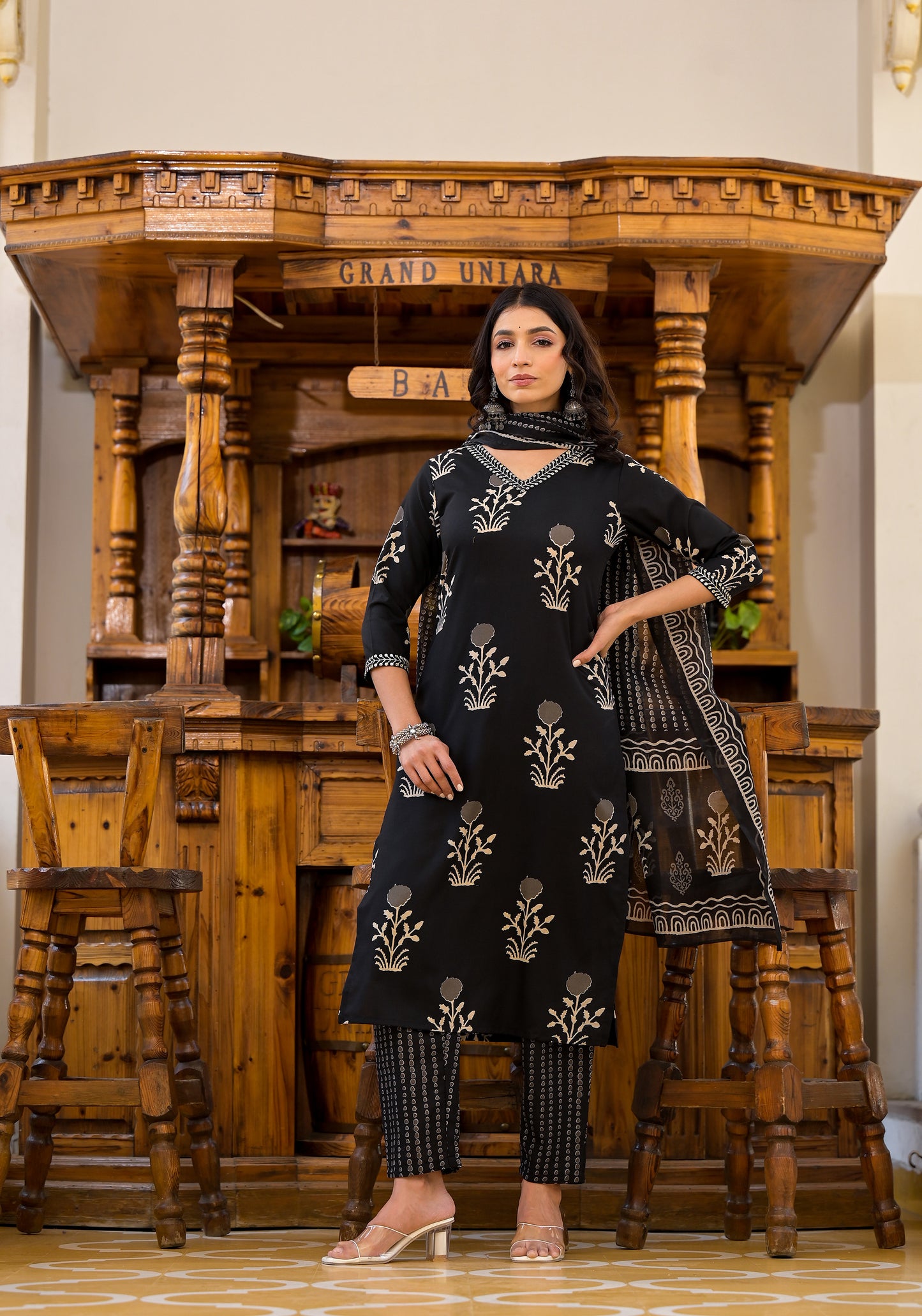 Mumal Women Balck And White Printed Viscose Rayon Kurta, Pant And Dupatta Set