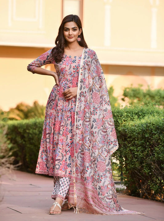 Women Pink Block Printed Viscose Rayon Kurta And Pant Set