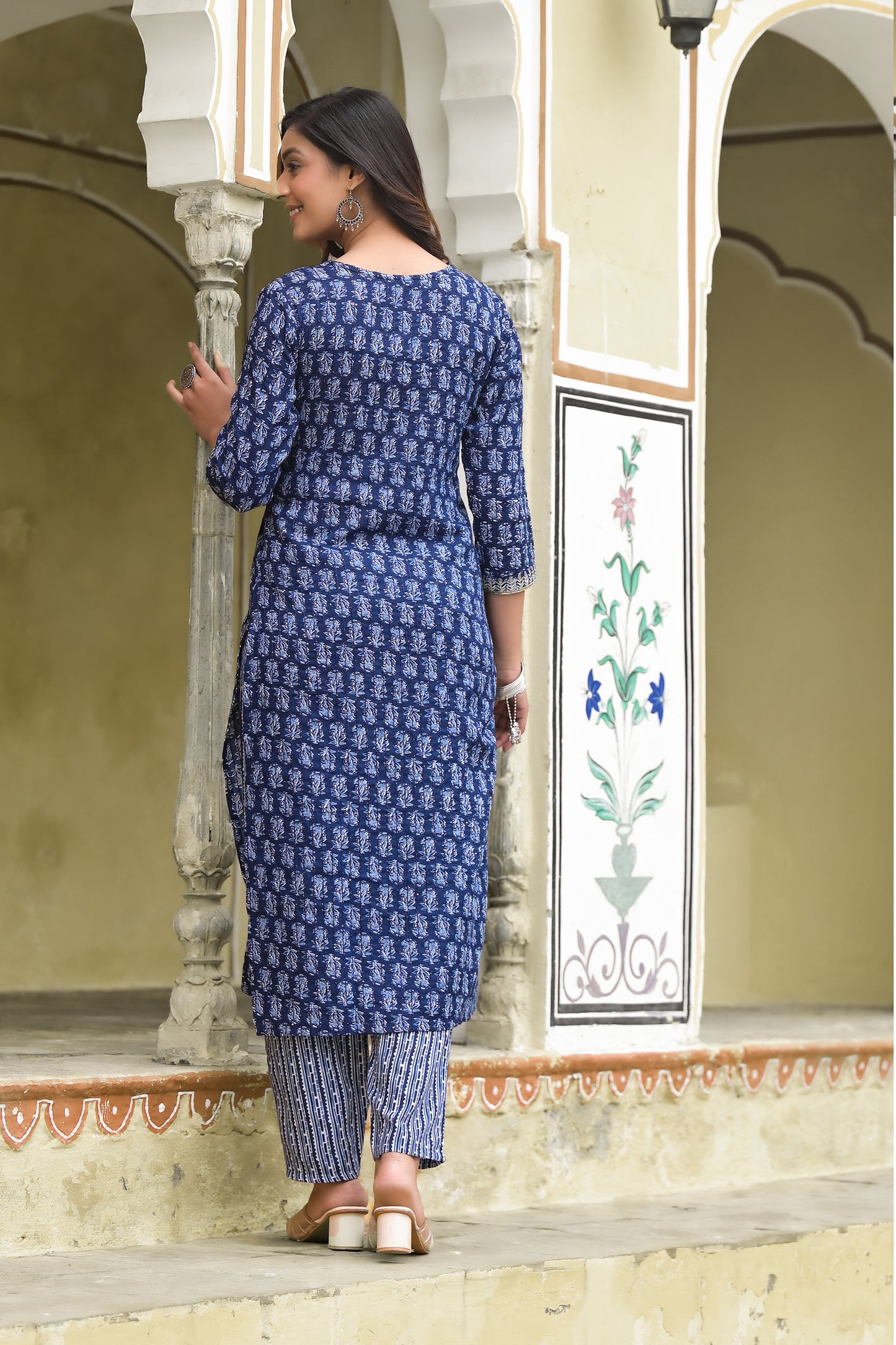 Juniper Women Blue Printed Viscose Rayon Kurta, Pant And Dupatta Set