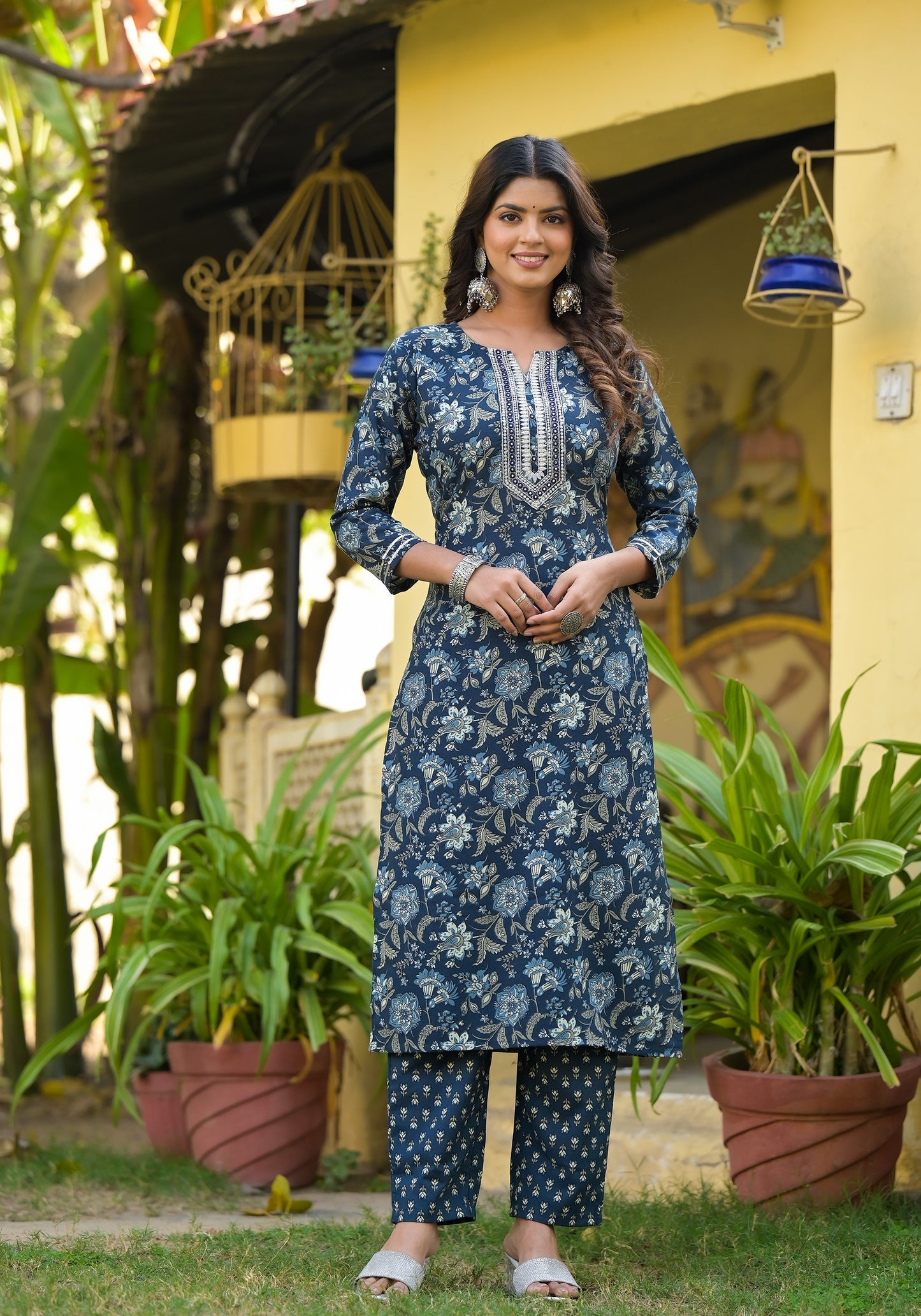 Women Blue Printed Viscose Rayon Kurta, Pant And Dupatta Set