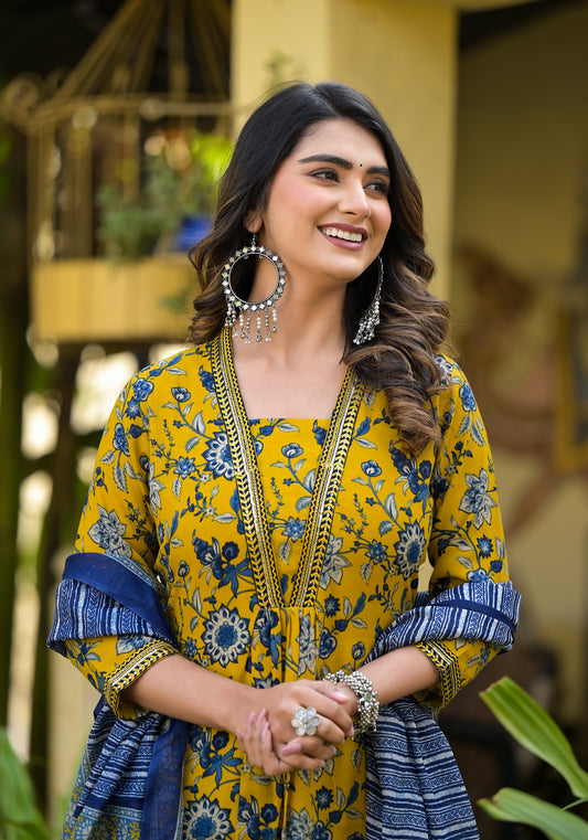 Women Yellow And Blue Printed Viscose Rayon Kurta, Pant And Dupatta Set