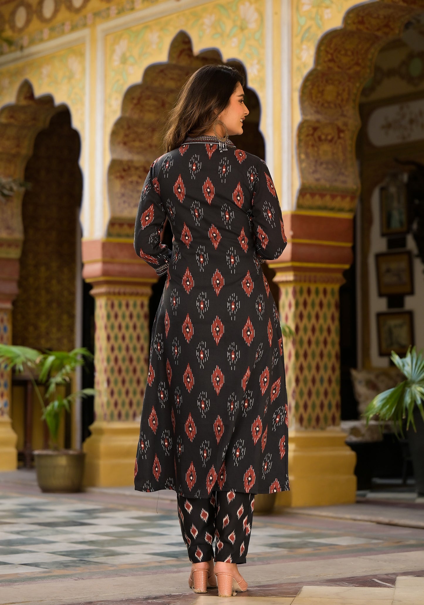 Kaju Katari Women Balck Printed Viscose Rayon Kurta, Pant And Dupatta Set