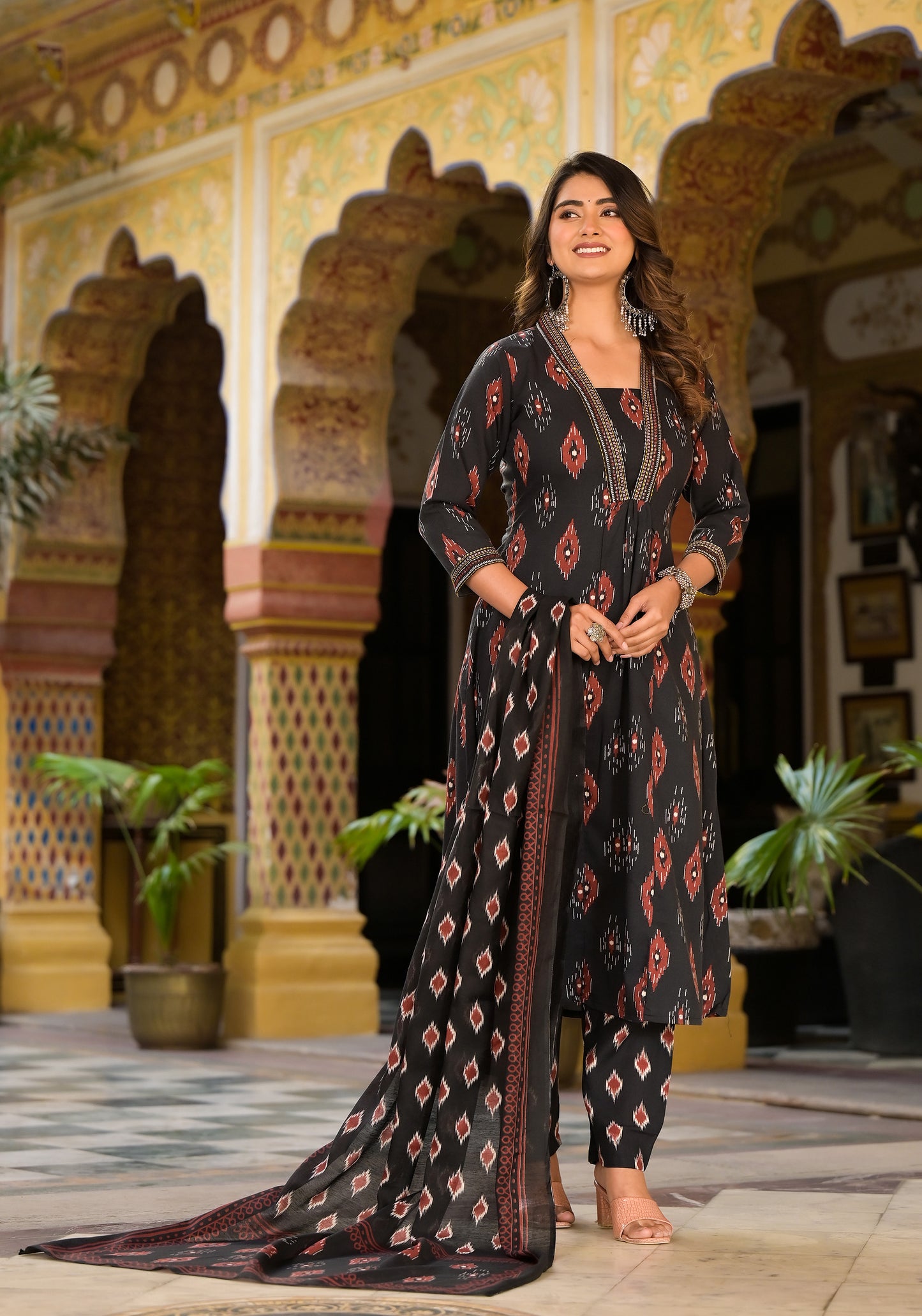 Kaju Katari Women Balck Printed Viscose Rayon Kurta, Pant And Dupatta Set