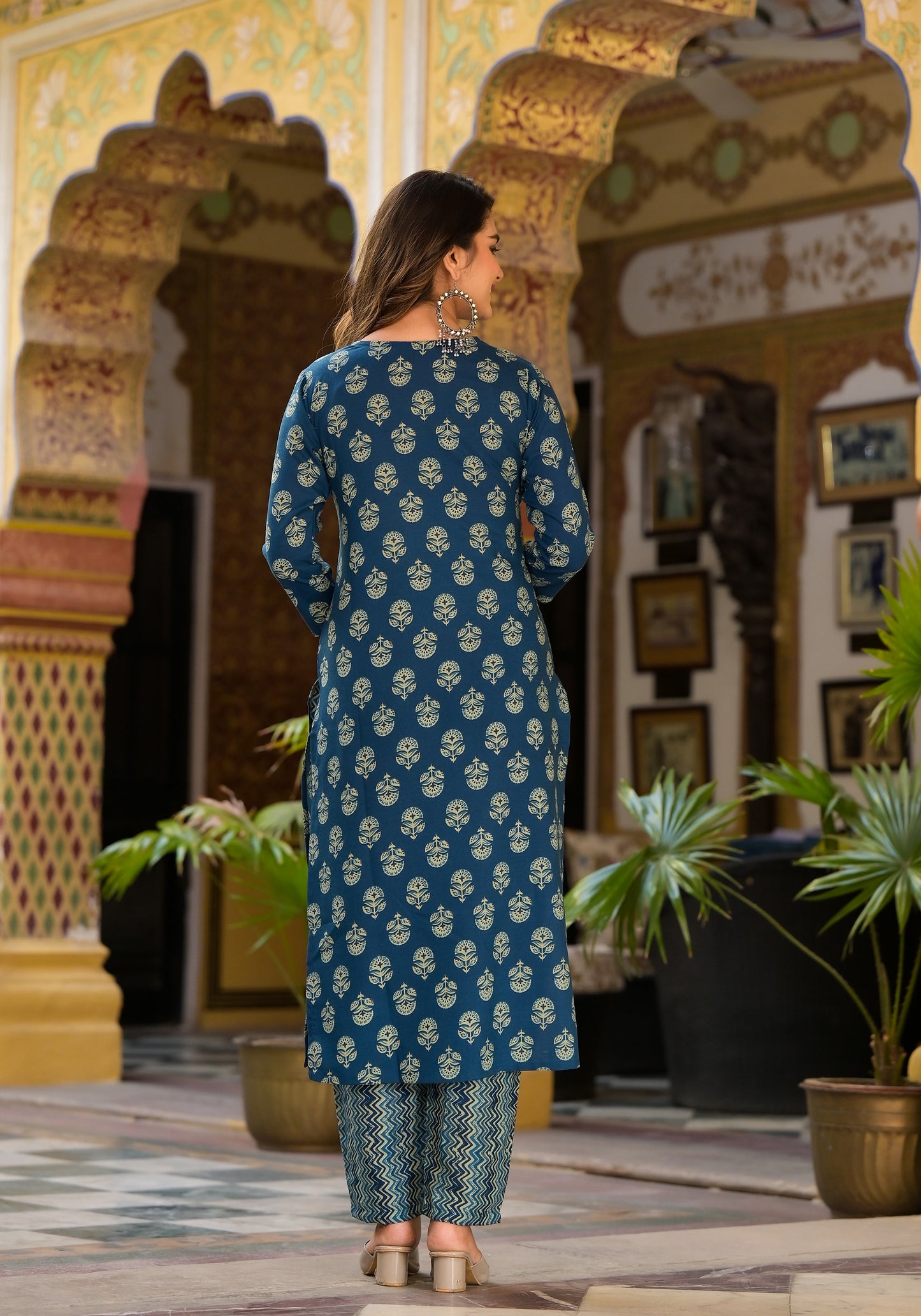 Women Blue Printed Viscose Rayon Kurta, Pant And Dupatta Set