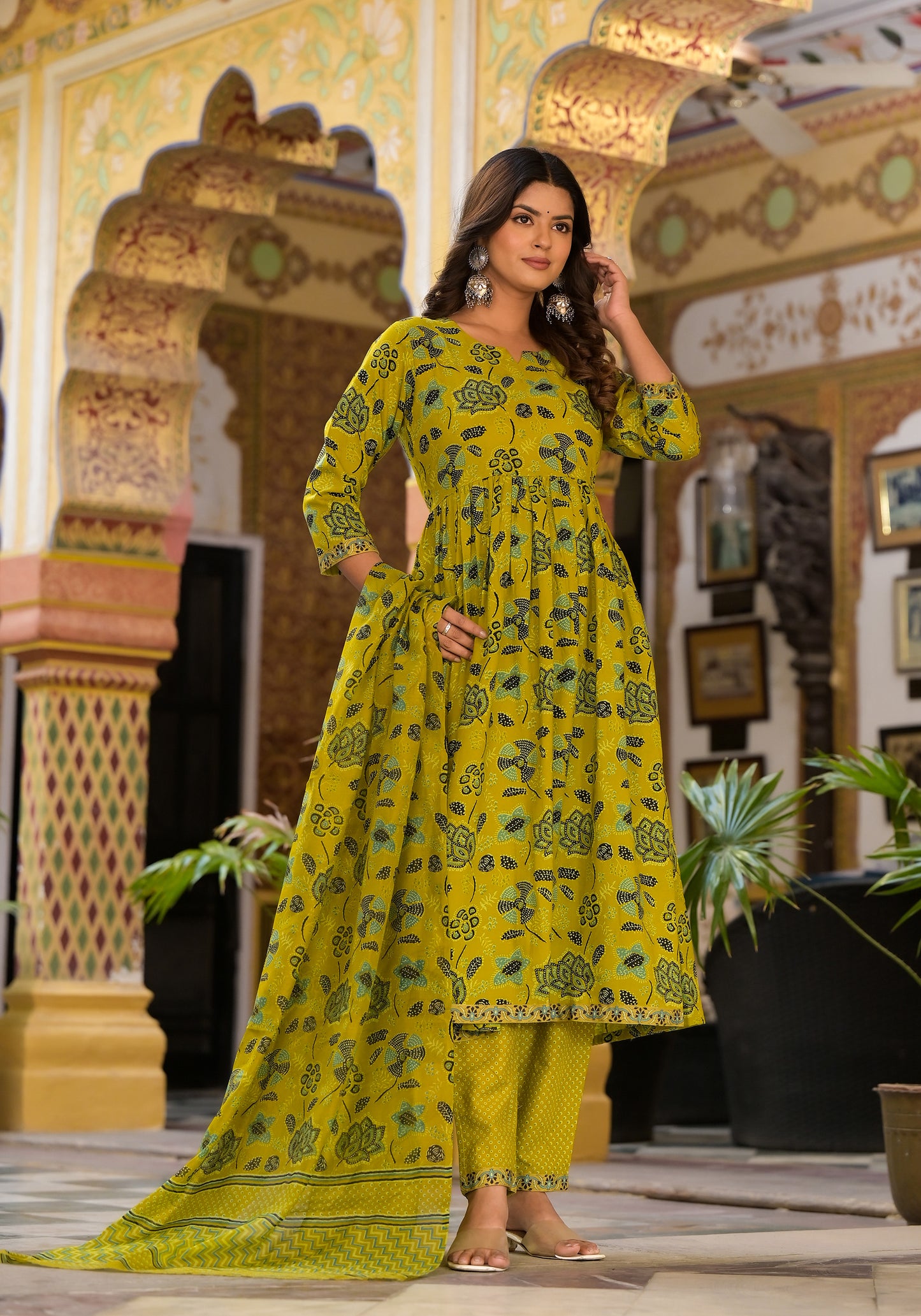 Women Yellow Printed Viscose Rayon Kurta, Pant And Dupatta Set