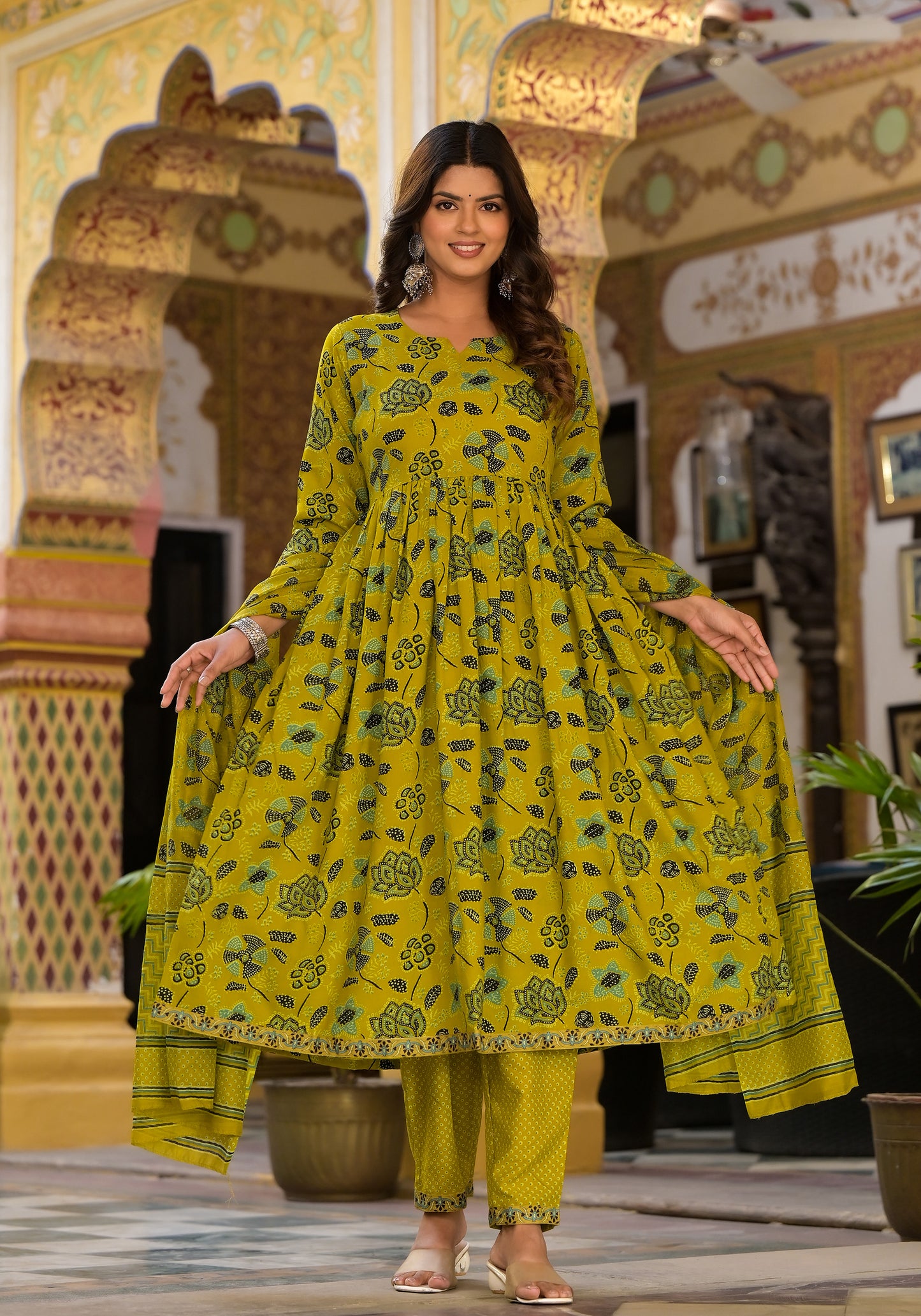 Women Yellow Printed Viscose Rayon Kurta, Pant And Dupatta Set