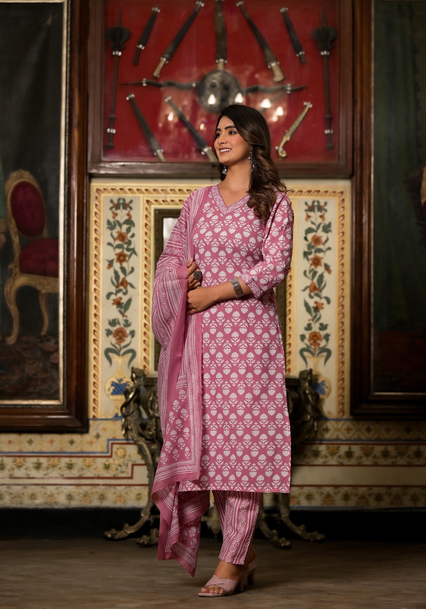 Women Pink Printed Viscose Rayon Kurta, Pant And Dupatta Set