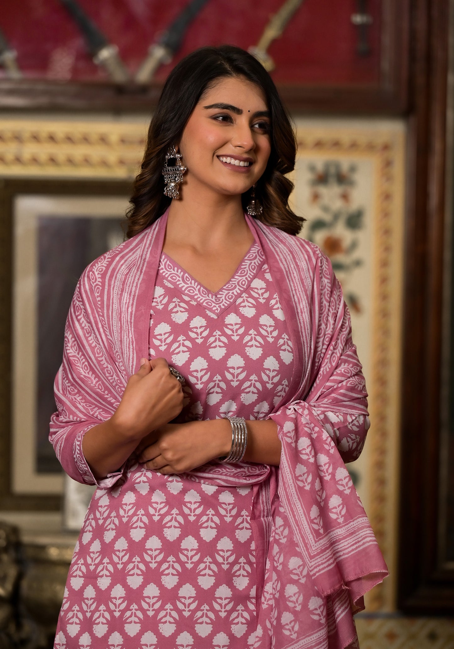 Women Pink Printed Viscose Rayon Kurta, Pant And Dupatta Set