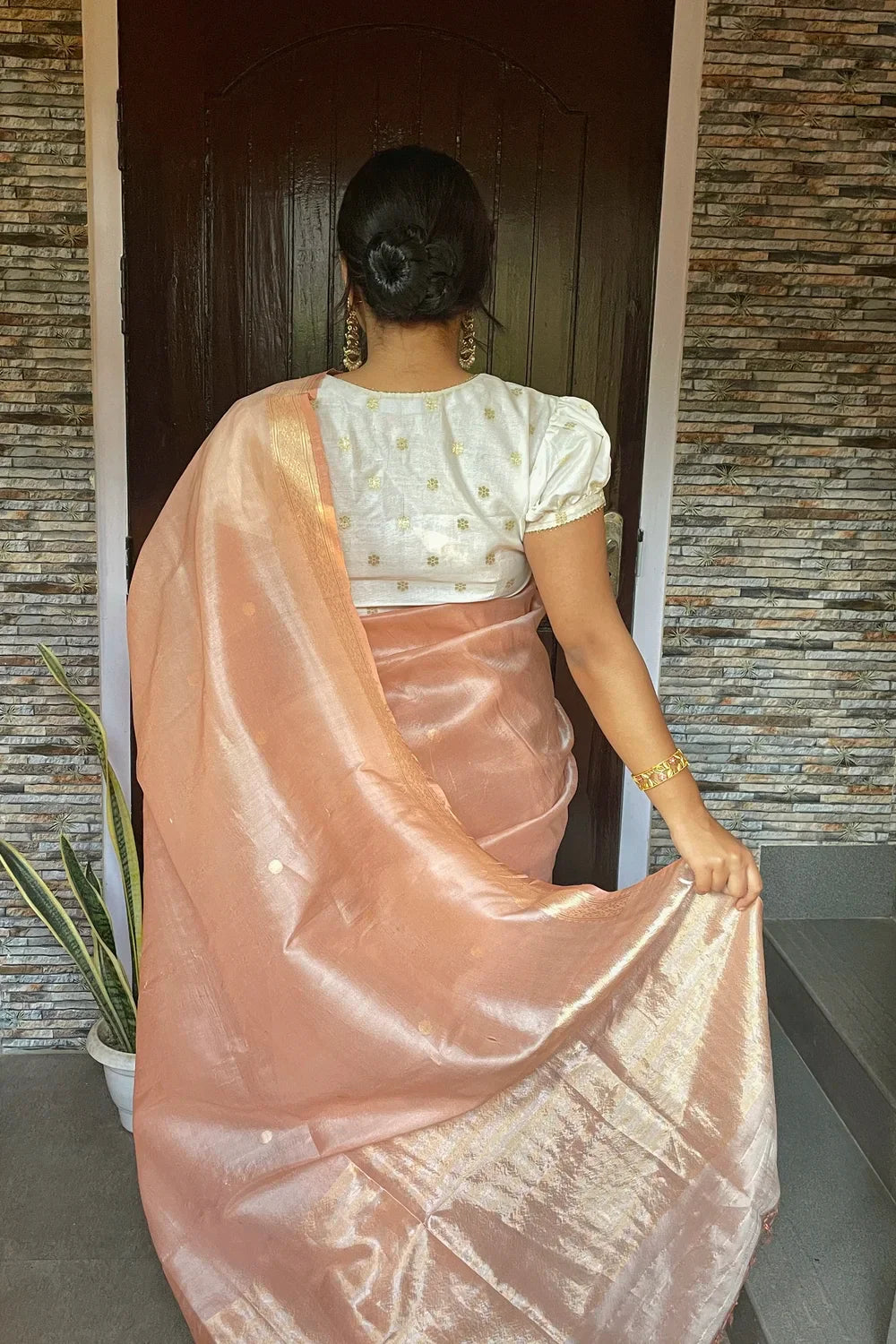 Handloom Pastel Peach Pure Silk Banarsi Saree