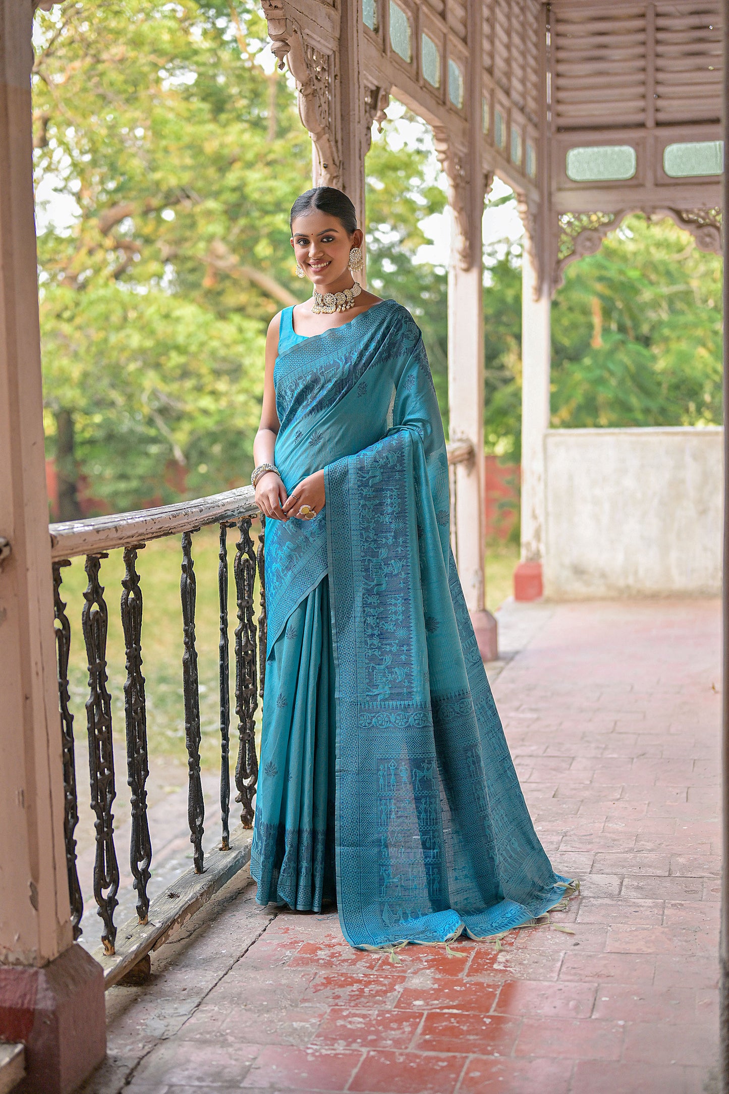 Firozi Handloom Raw silk contrast woven Saree