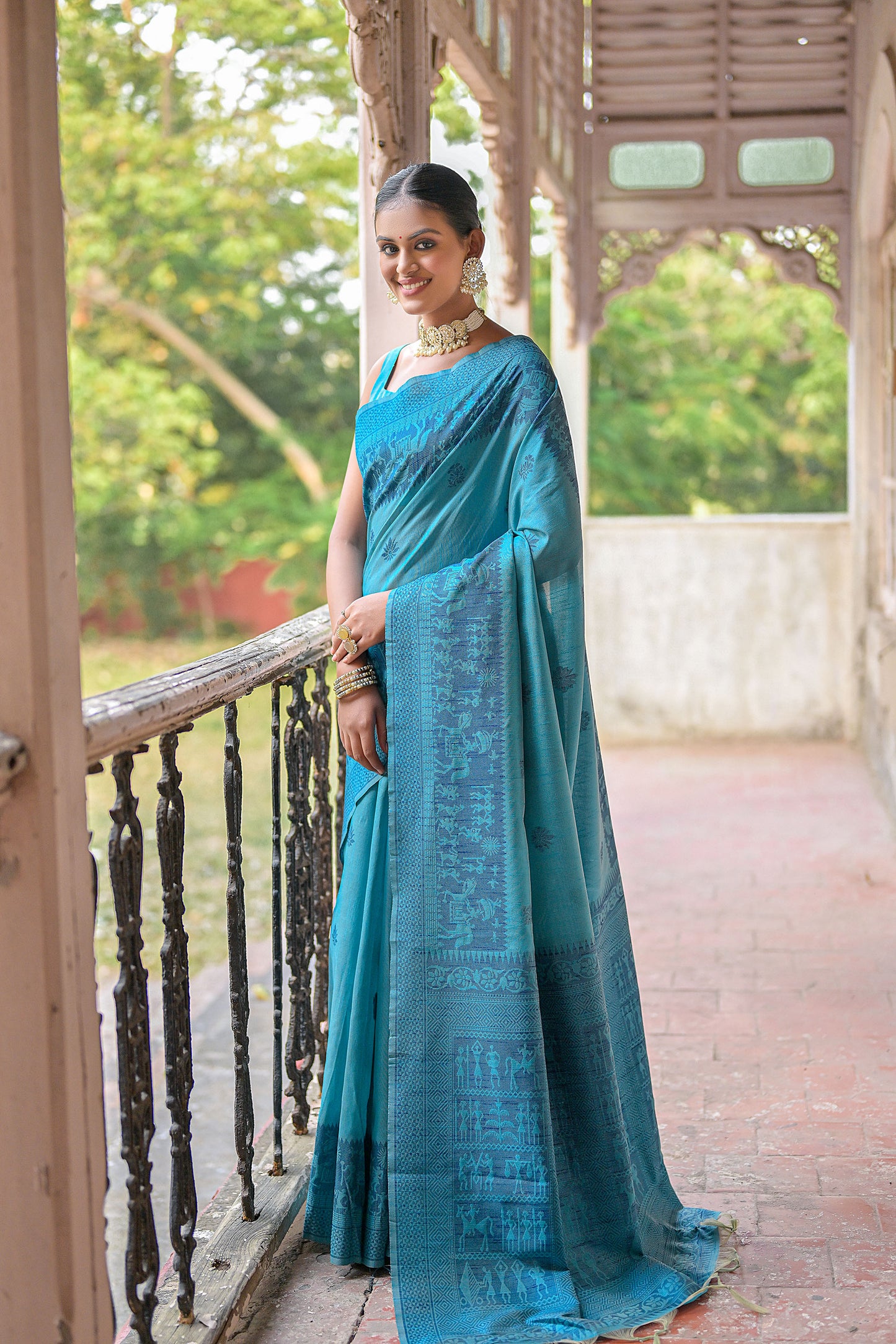 Firozi Handloom Raw silk contrast woven Saree