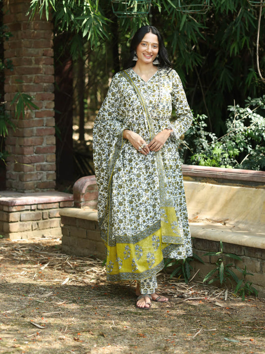 Hariyali - Floral Print Pure Cotton Anarkali Kurta Set With Mulmul Dupatta and Embroiderd Short Jacket