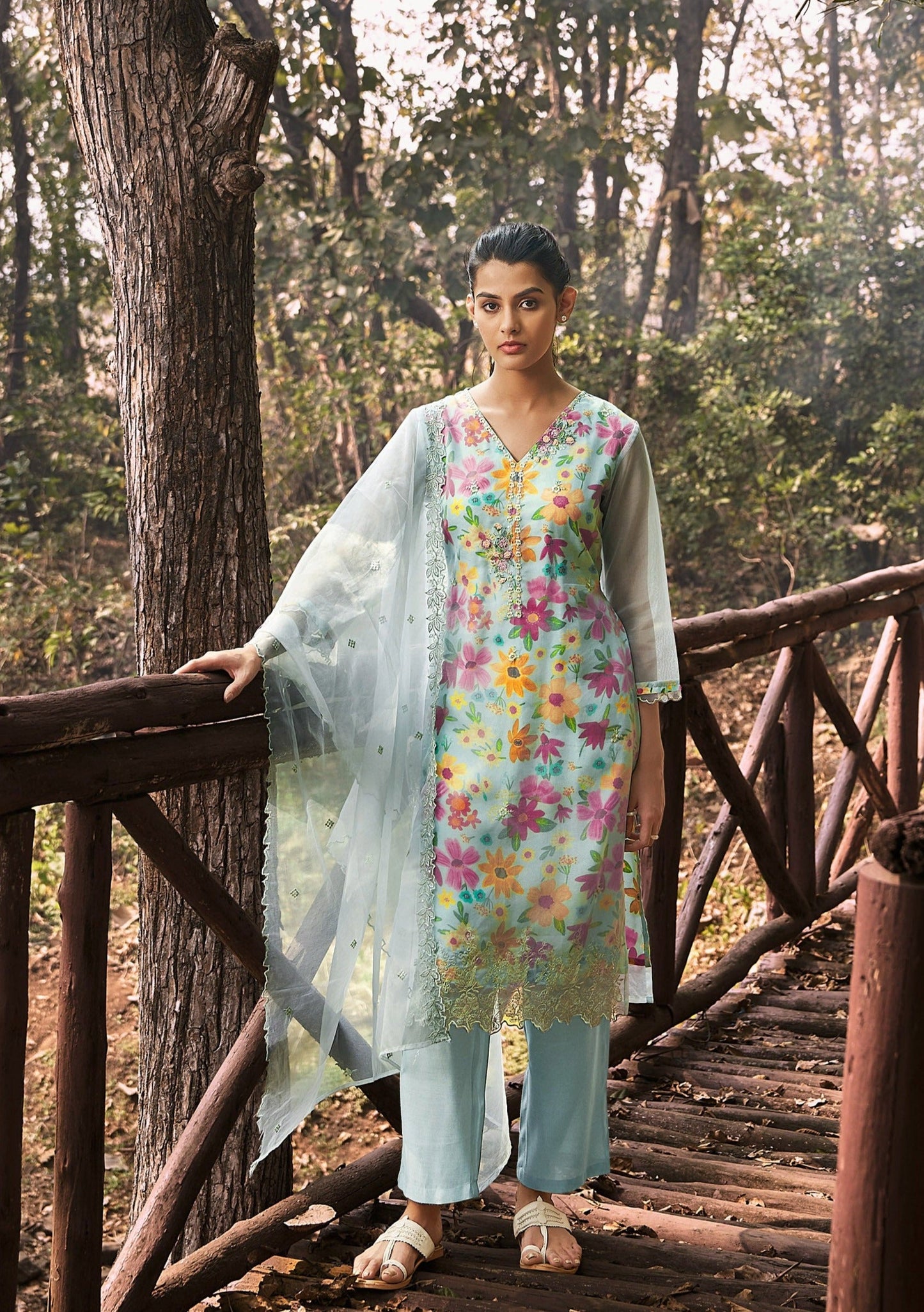 Motiya Phool Organza Printed Kurta set with Embroidery