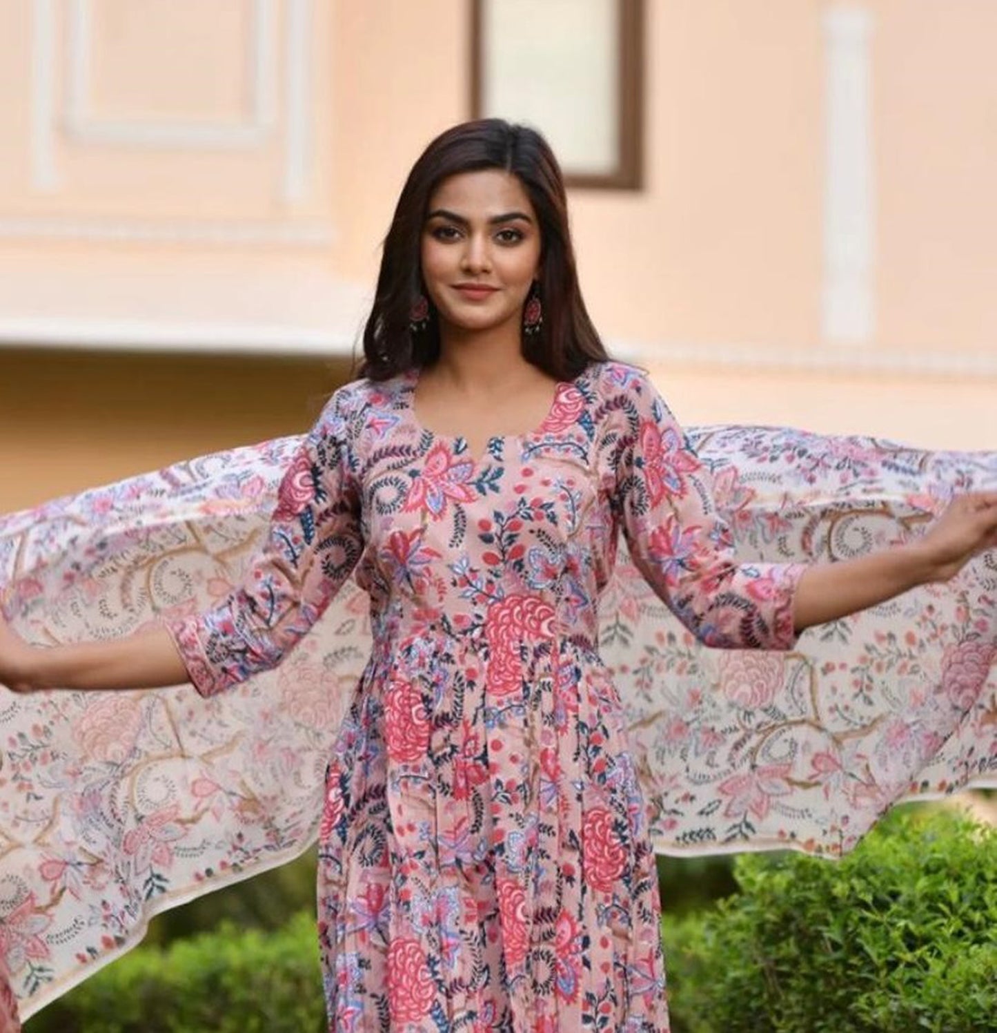 Women Pink Block Printed Viscose Rayon Kurta And Pant Set