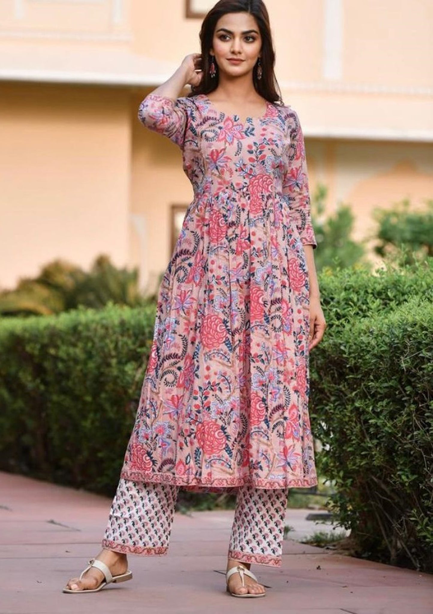 Women Pink Block Printed Viscose Rayon Kurta And Pant Set