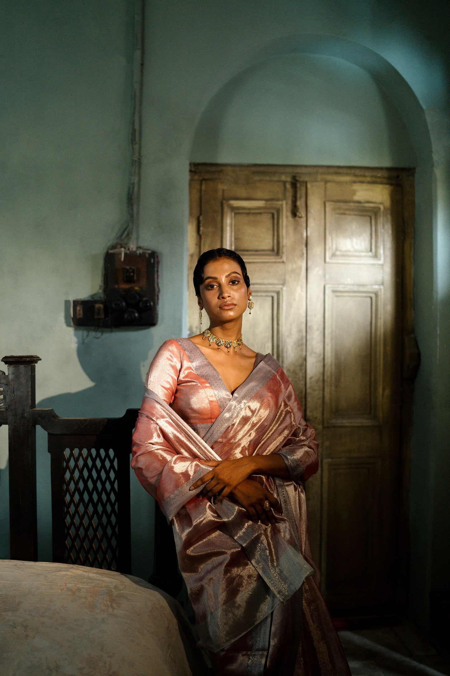 Her Majesty I Pastel Pink Handwoven Mulberry silk tissue saree