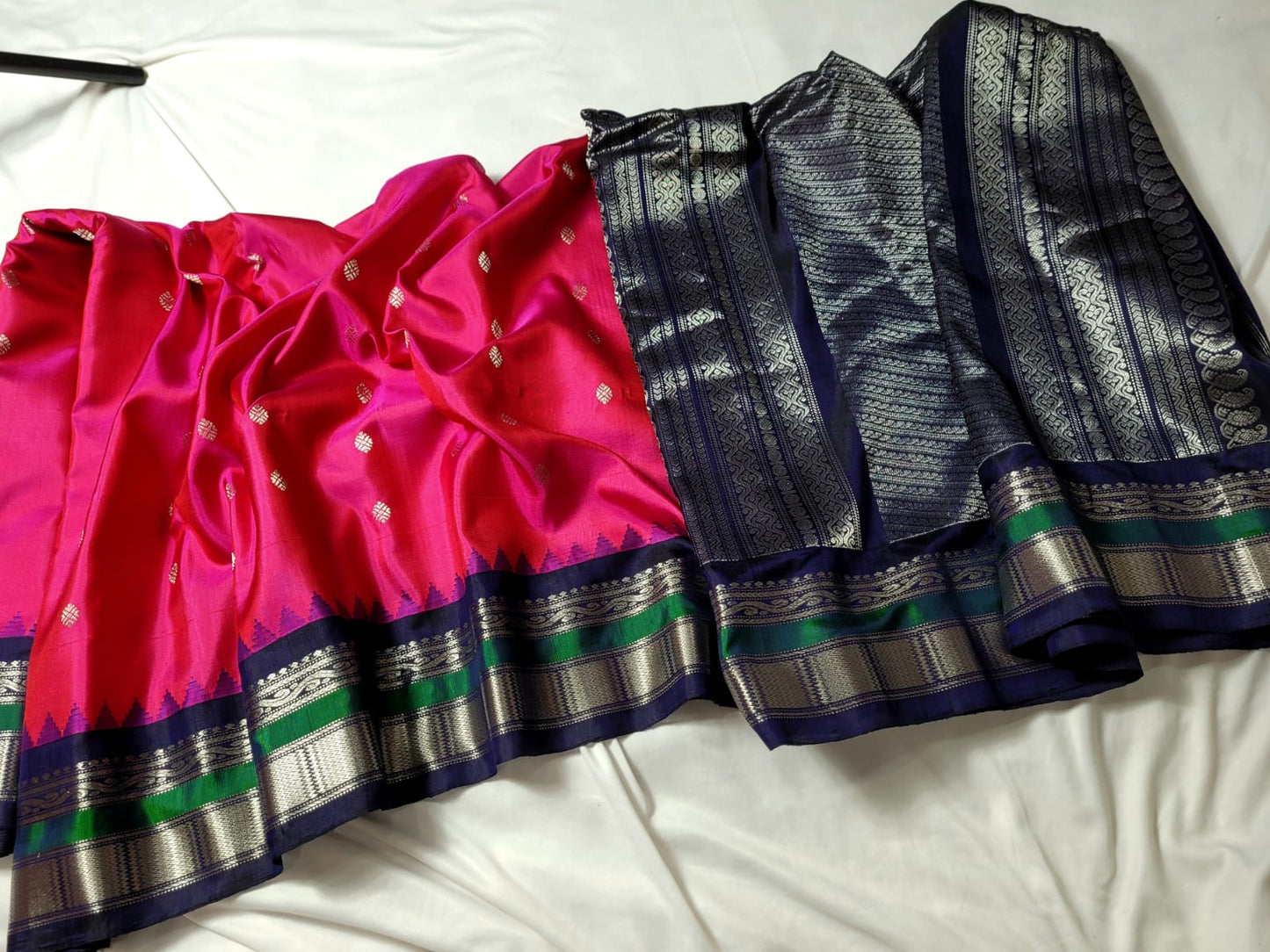 Magenta with Dark Blue Pallu Pure Gadwal Pattu handloom Saree