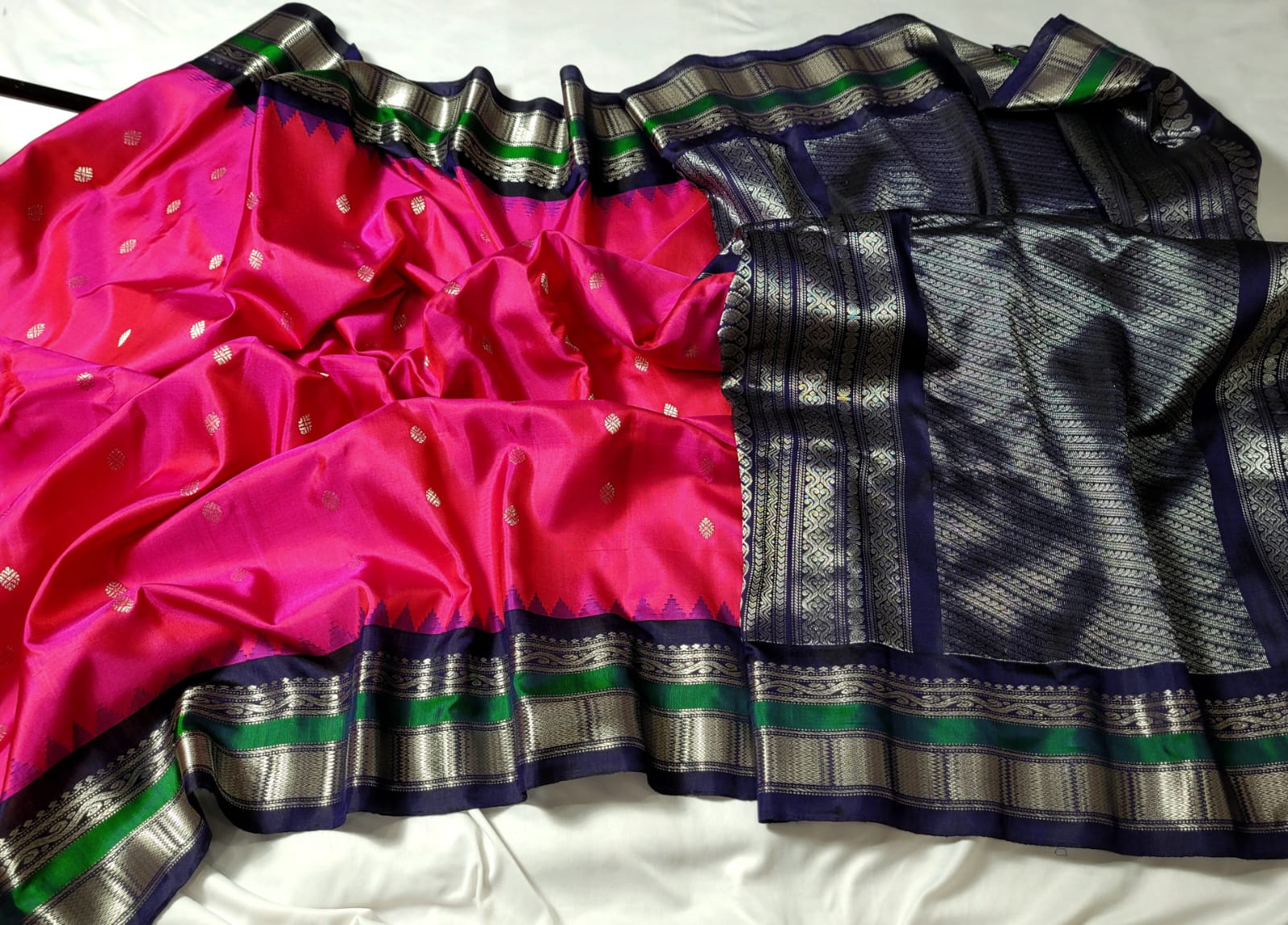 Magenta with Dark Blue Pallu Pure Gadwal Pattu handloom Saree