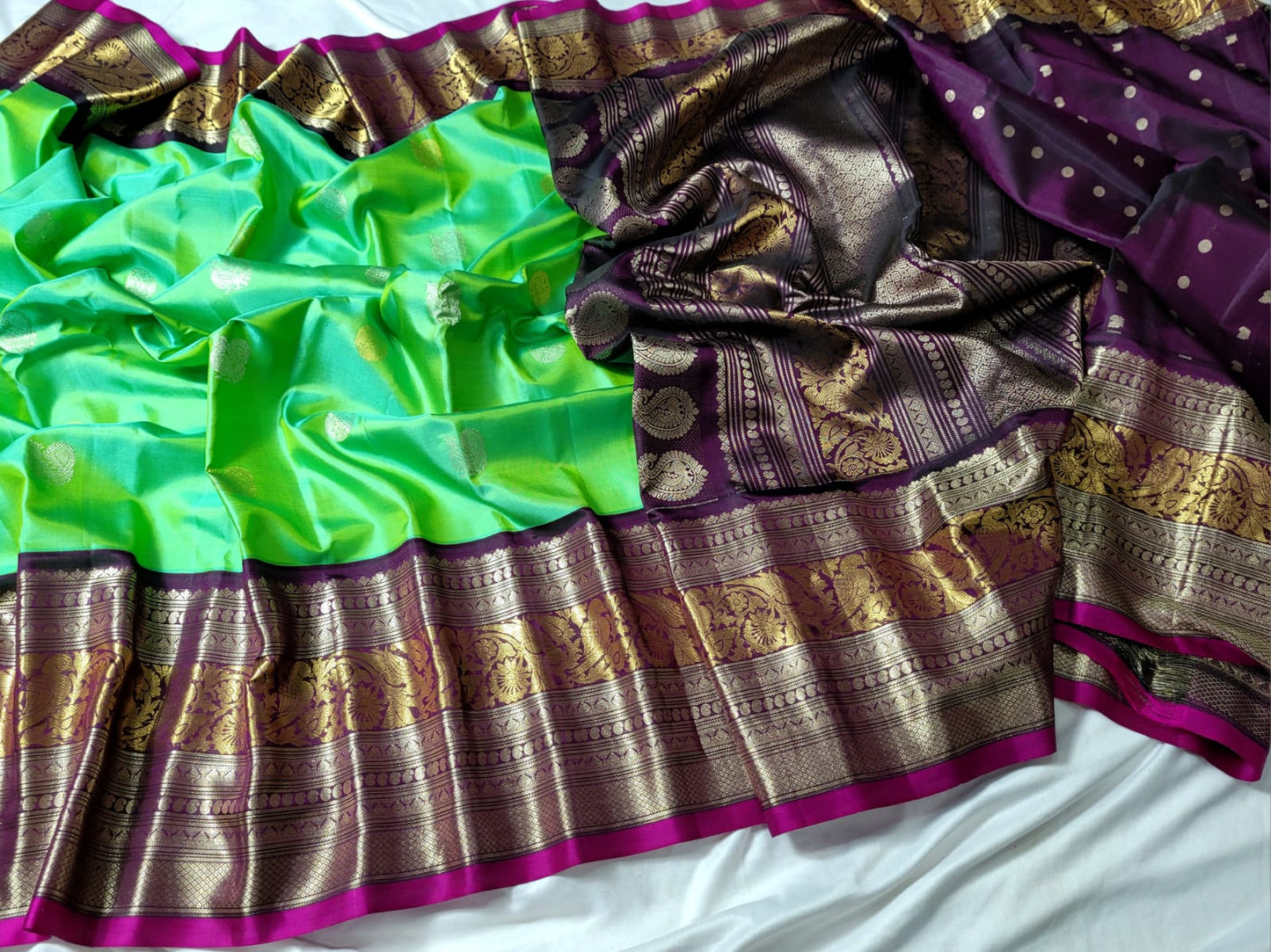 Green with Wine Pallu Pure Gadwal Pattu handloom Saree