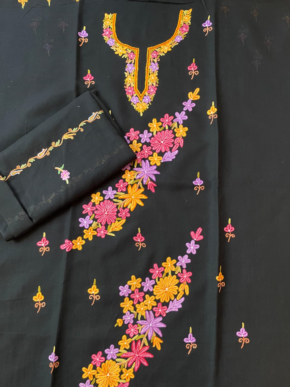 Handembroidered Kashmiri Cotton Suit