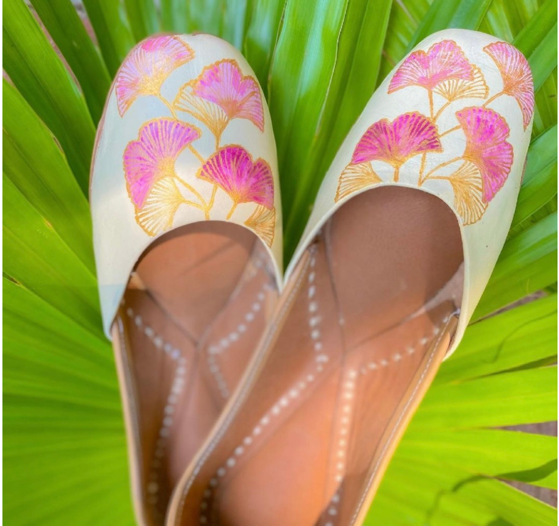 Handpainted Wave of Petals Juttis