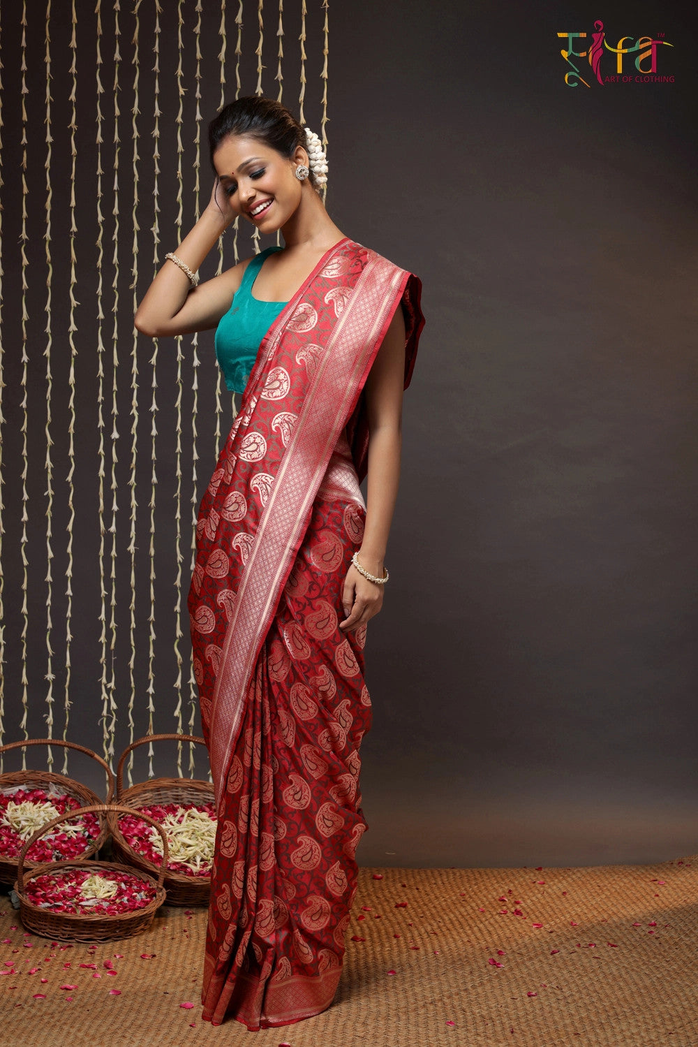 Cherry Red Pure Silk Handloom Tanchoi Banarasi Saree