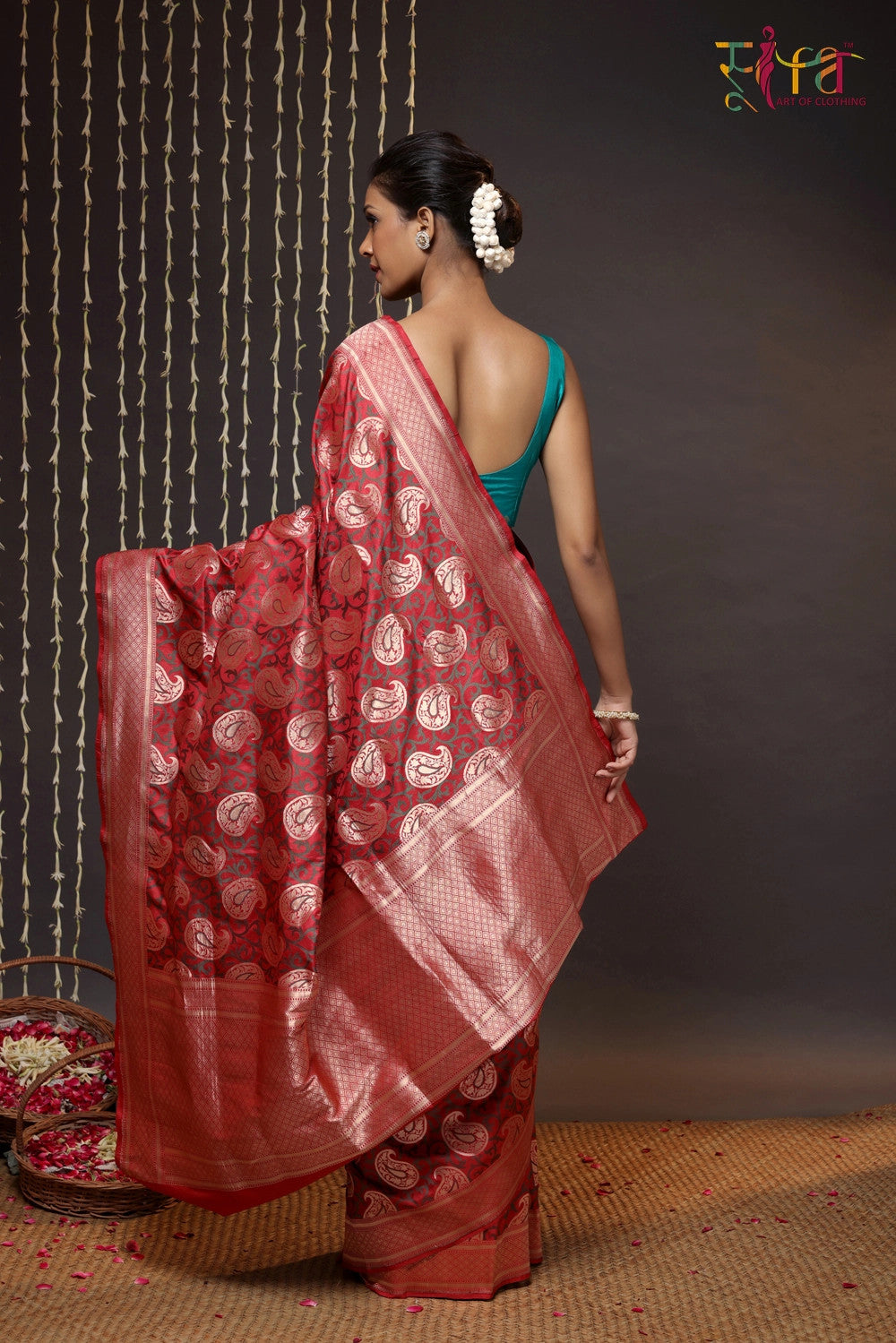 Cherry Red Pure Silk Handloom Tanchoi Banarasi Saree