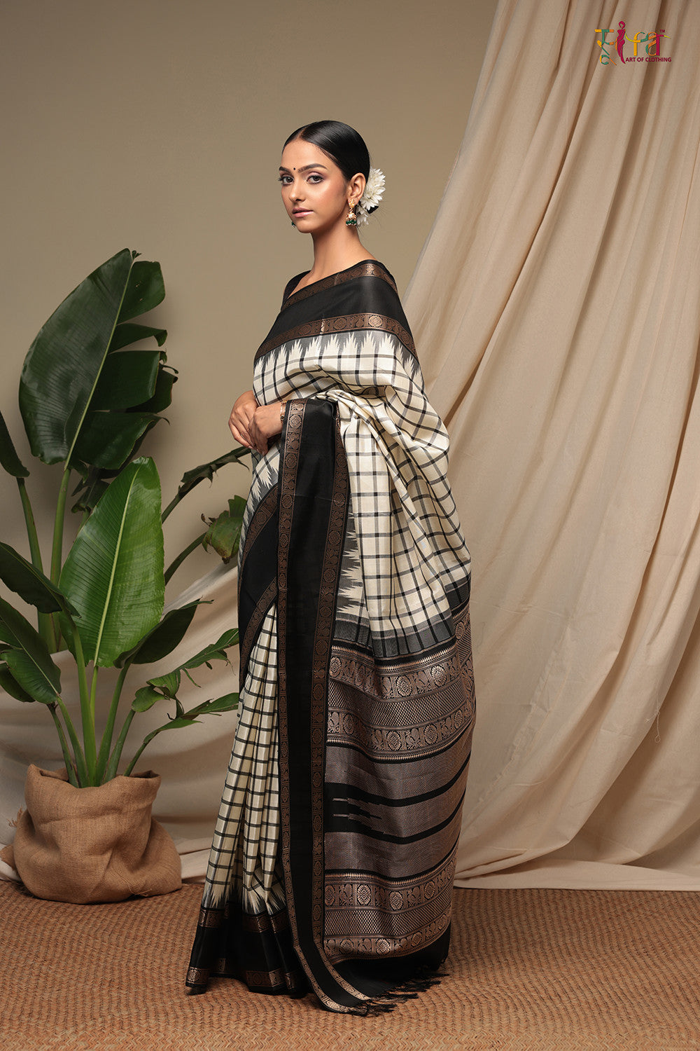 Handloom Off-White Pure Silk Kanchi Saree With All Over Check