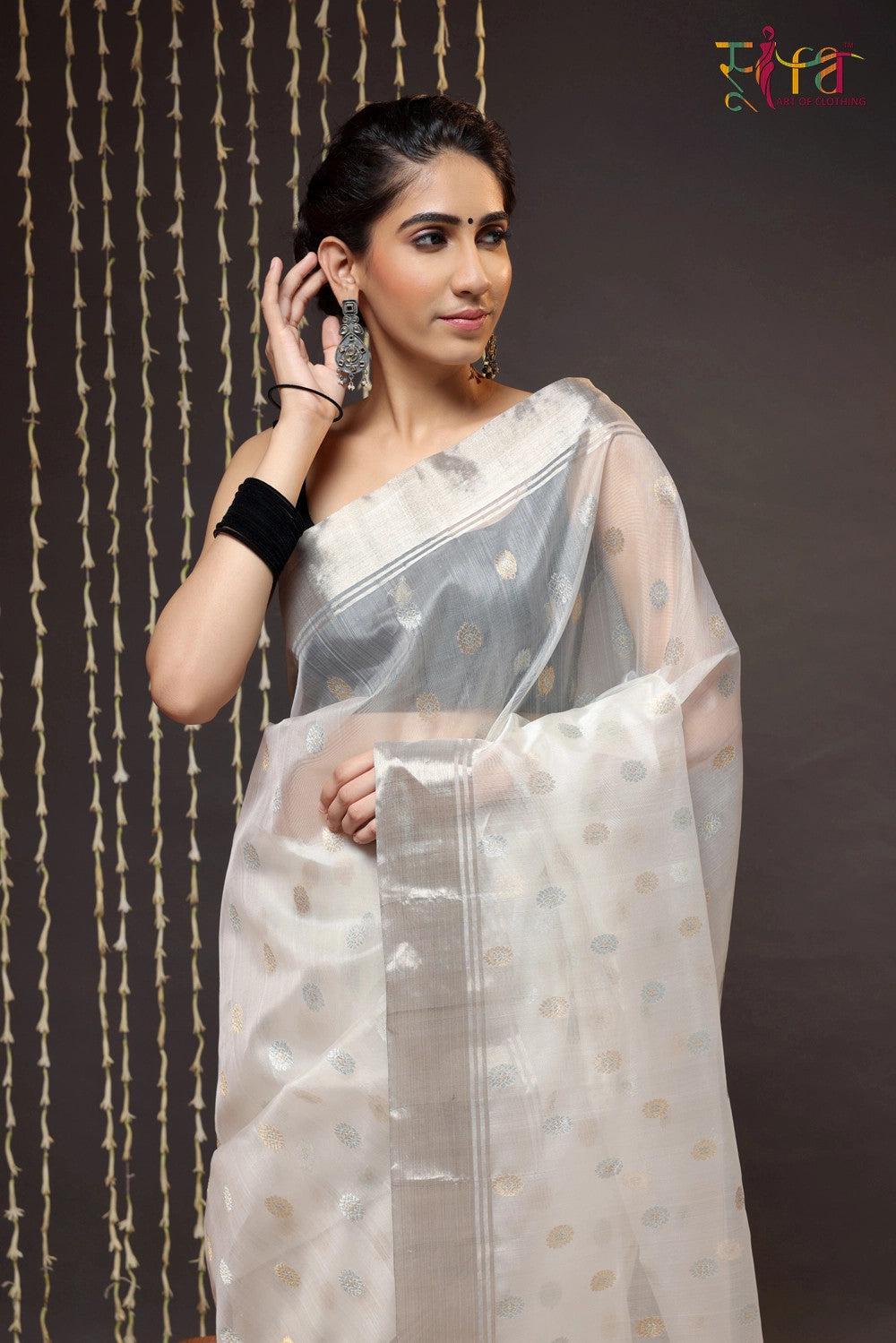 Handloom White Chanderi Silk Saree With Gold & Silver Zari