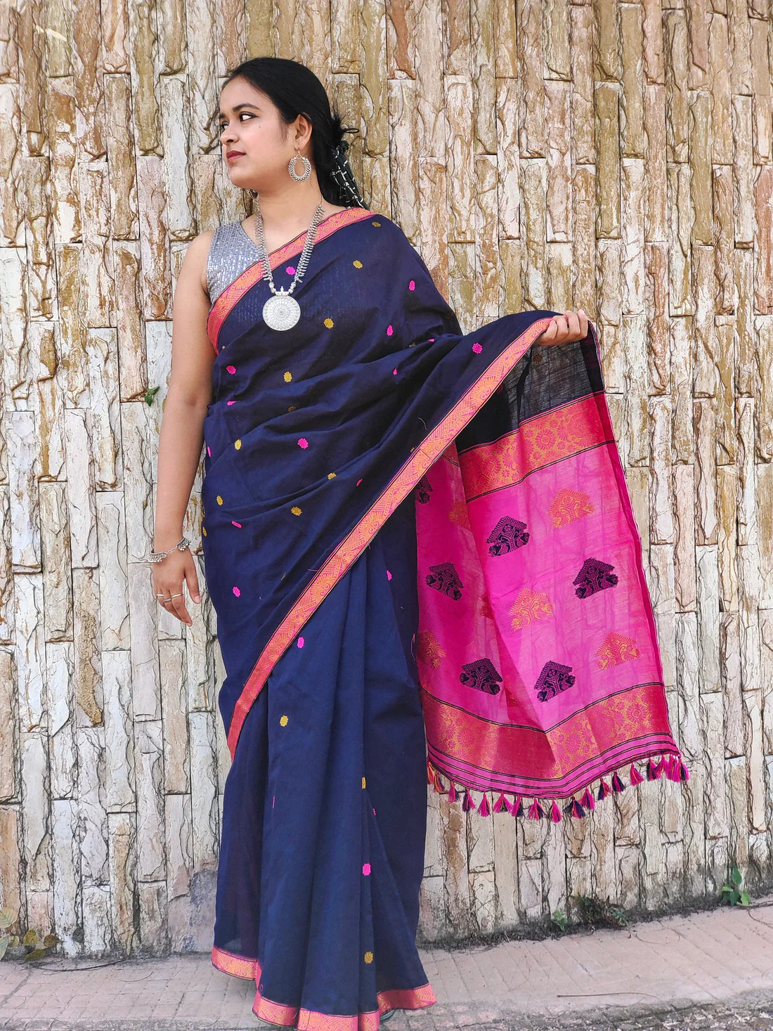 Dosti Dark Blue handloom Cotton saree