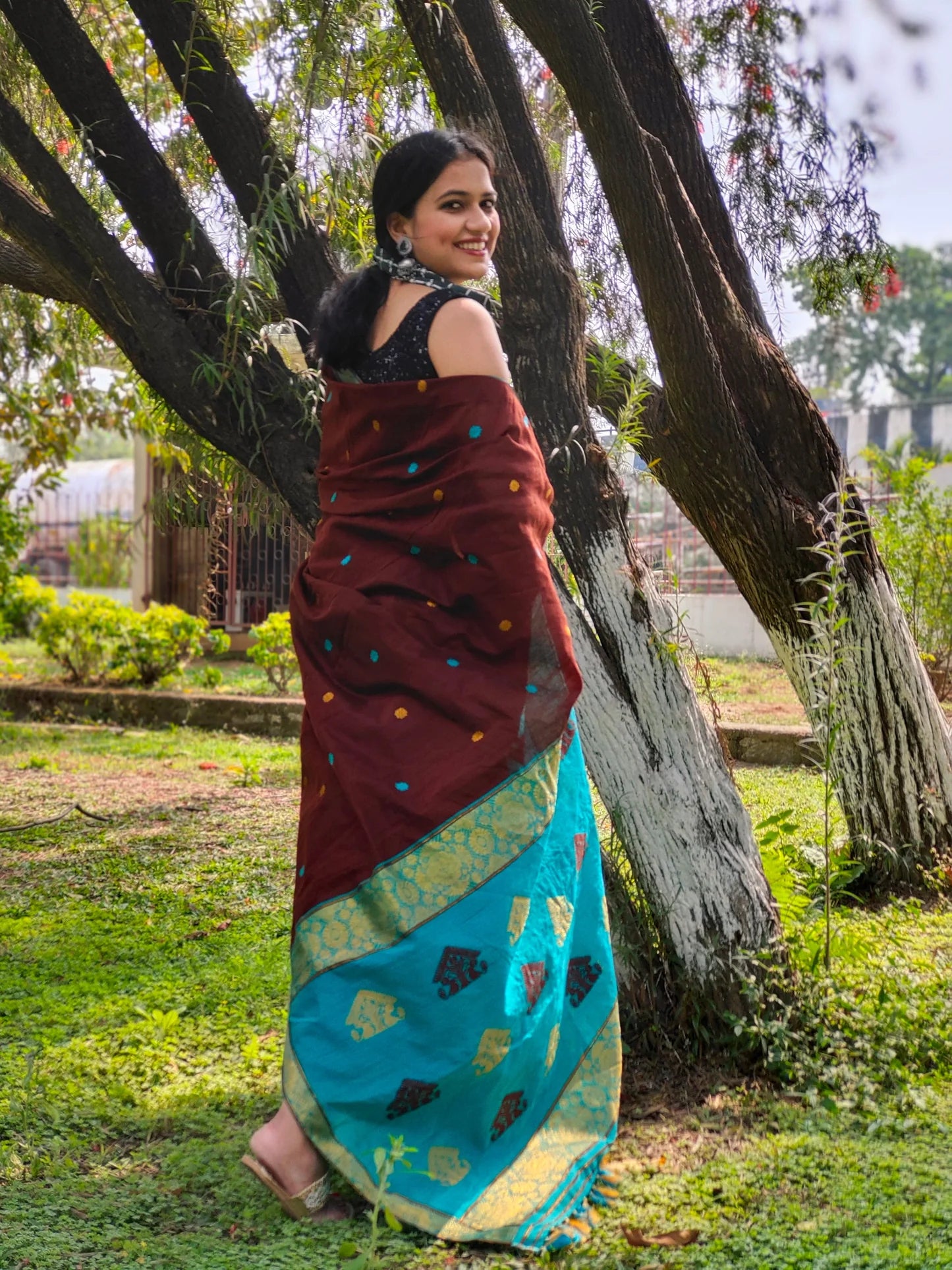 Chidiya Wine handloom Viscose Silk saree