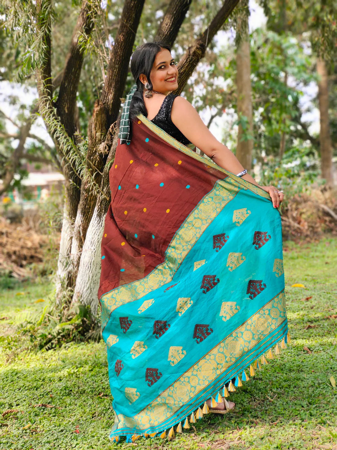 Chidiya Wine handloom Viscose Silk saree