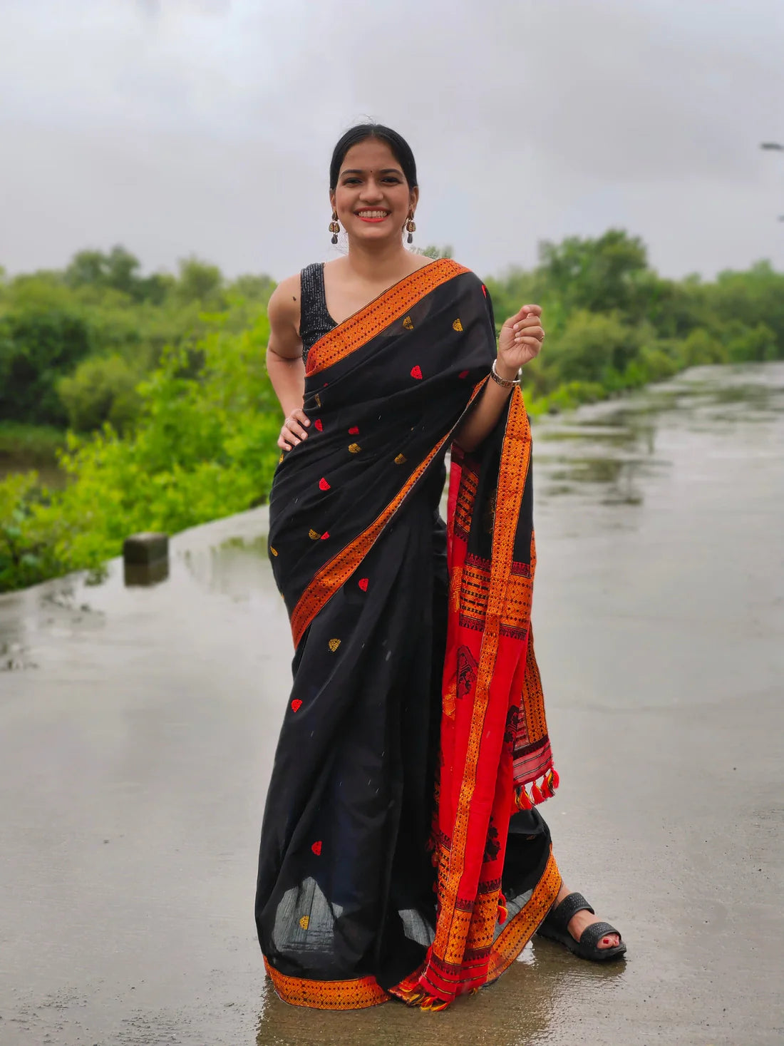 Title Black Cotton Handloom saree