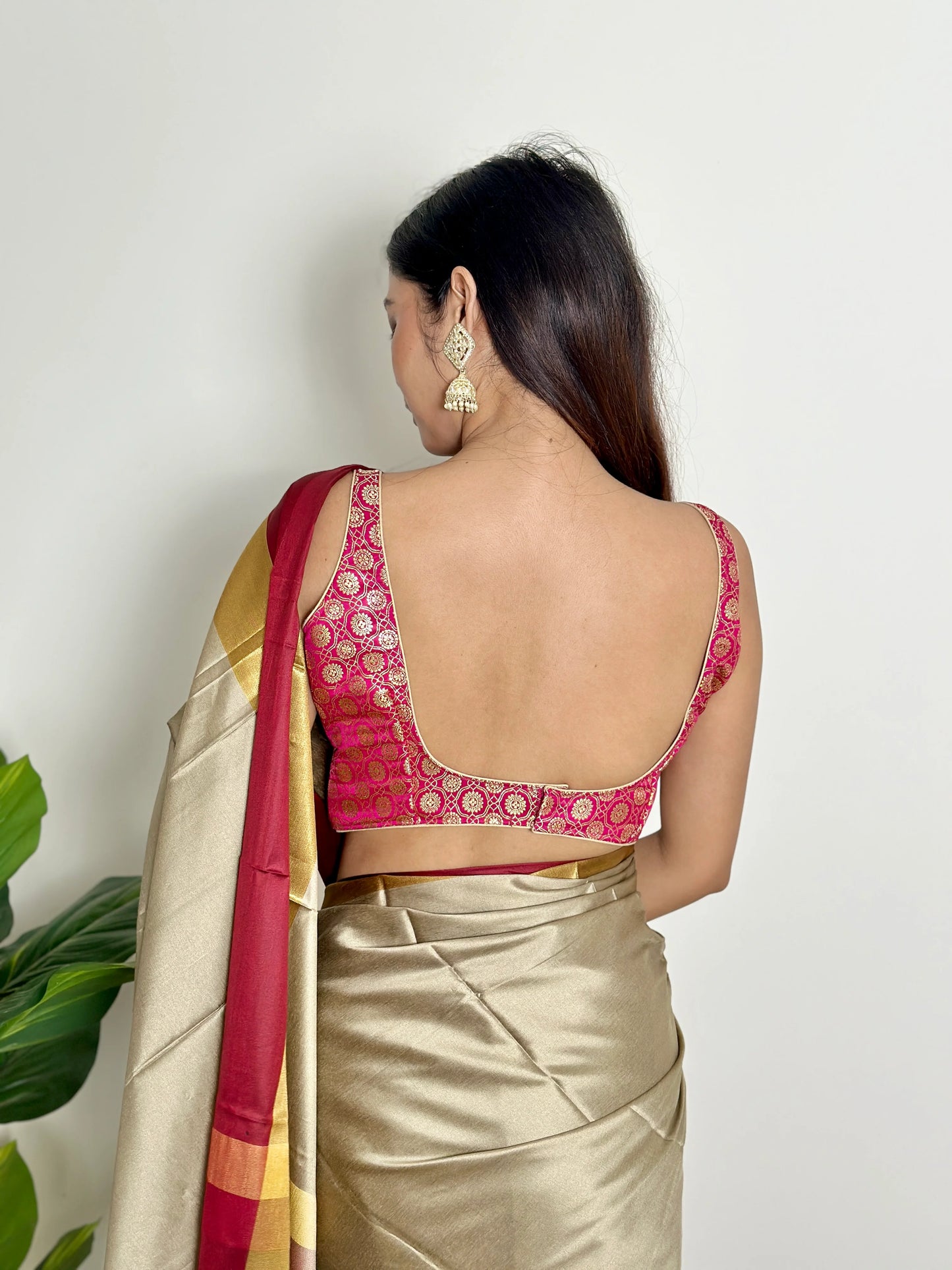 Warm Grey Beige - Handwoven - Silk Saree