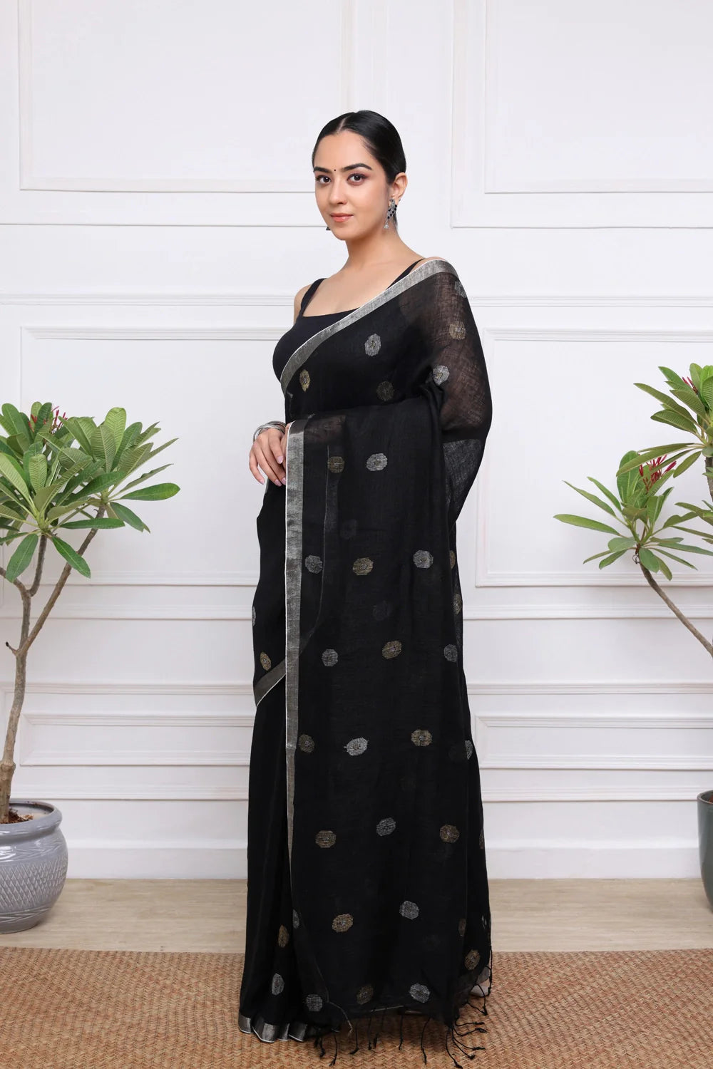 Handloom Black Pure Linen Jamdani Saree