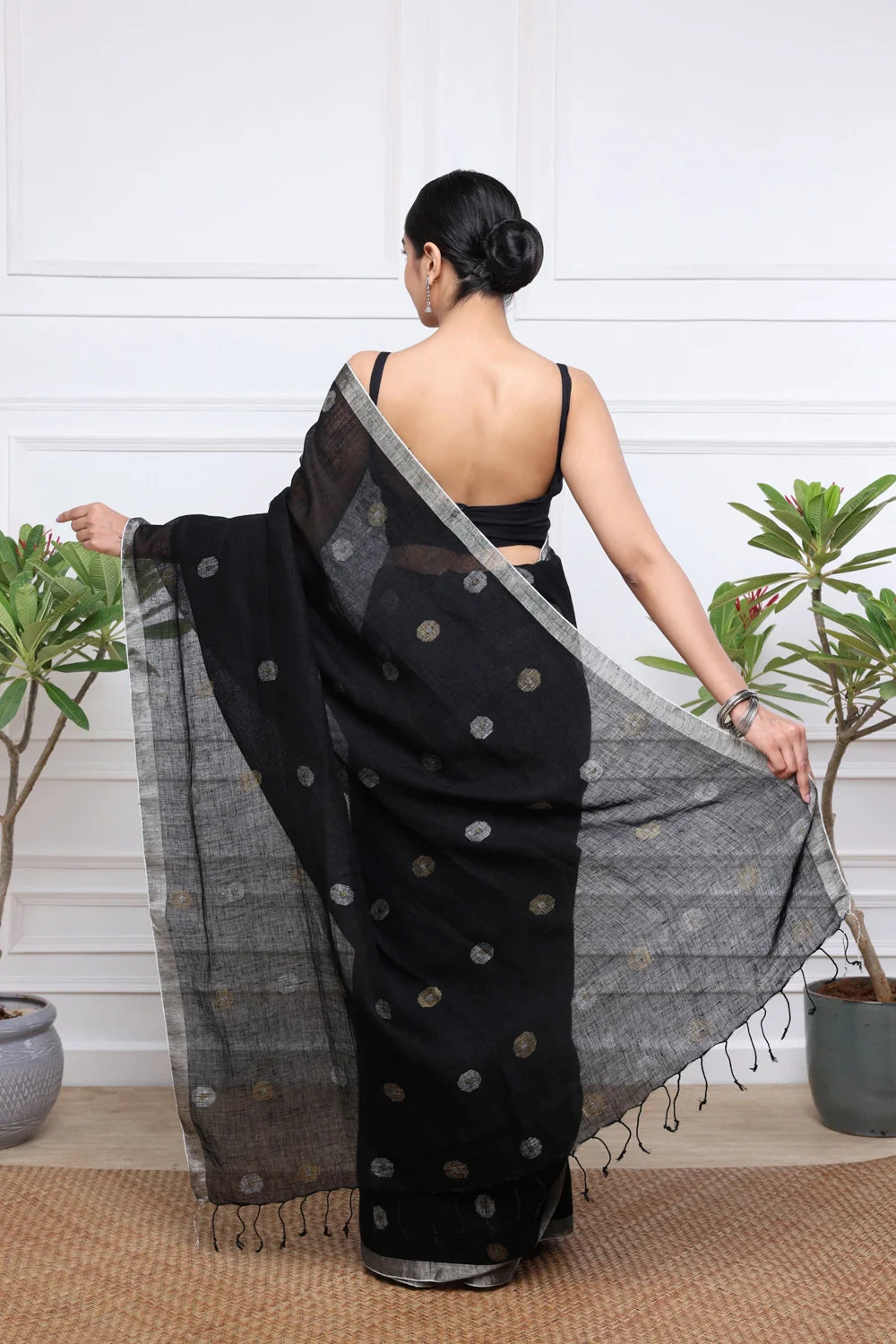 Handloom Black Pure Linen Jamdani Saree