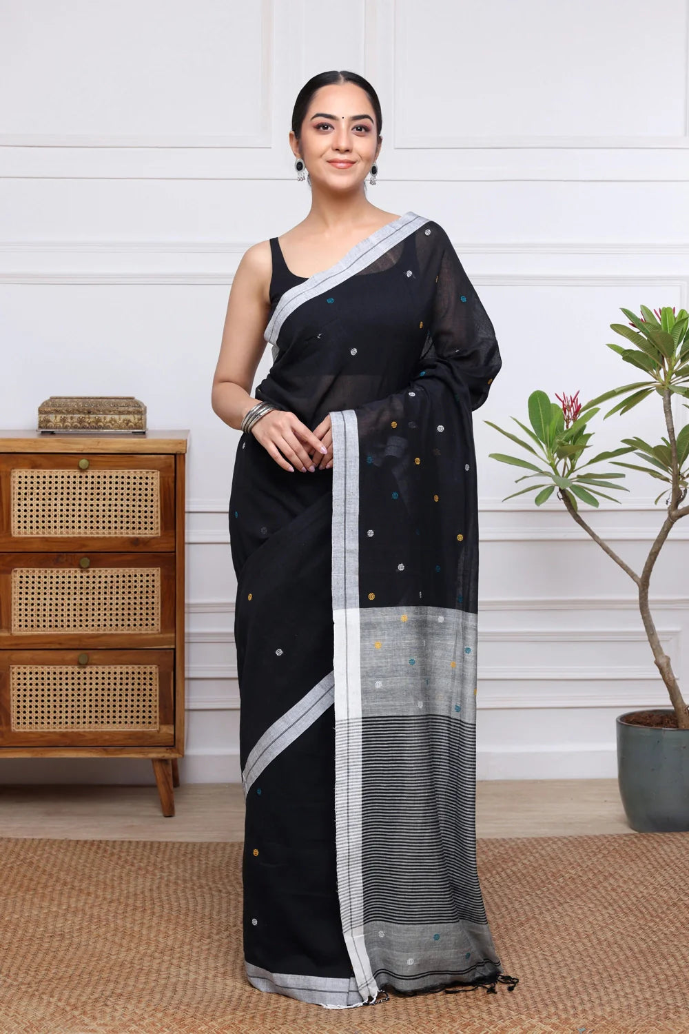 Handloom Black Polka Dot Pure Cotton Jamdani Saree