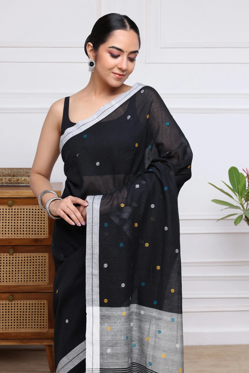 Handloom Black Polka Dot Pure Cotton Jamdani Saree