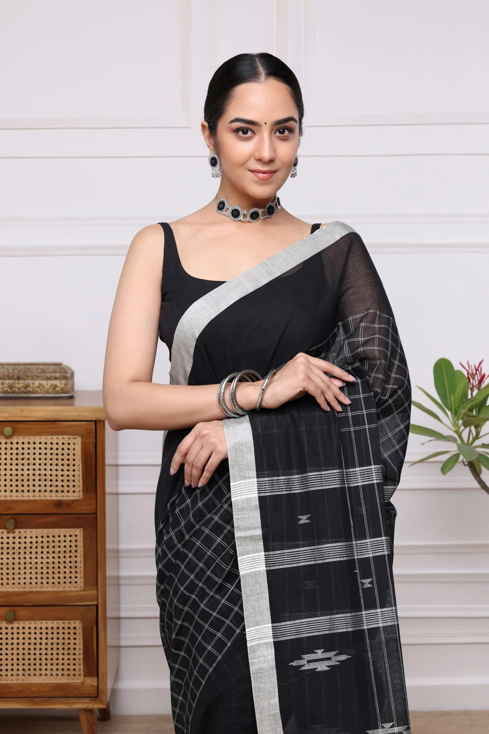 Handloom Black Check Mulmul Jamdani Saree